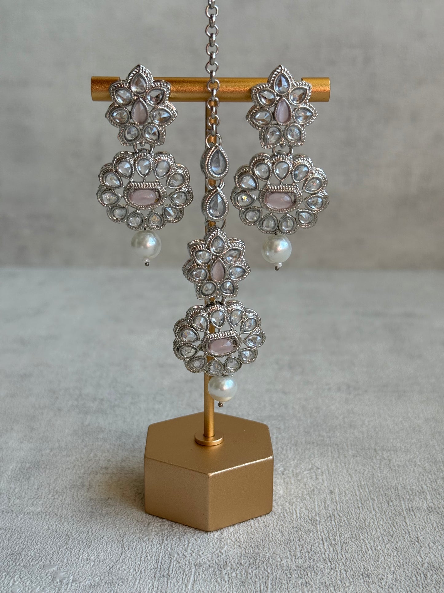 Ayura Designs Sumbul Set with Necklace, Earrings & Tikka – Blush Pink Stones, Mirror-Cut Accents & Pearl Drops