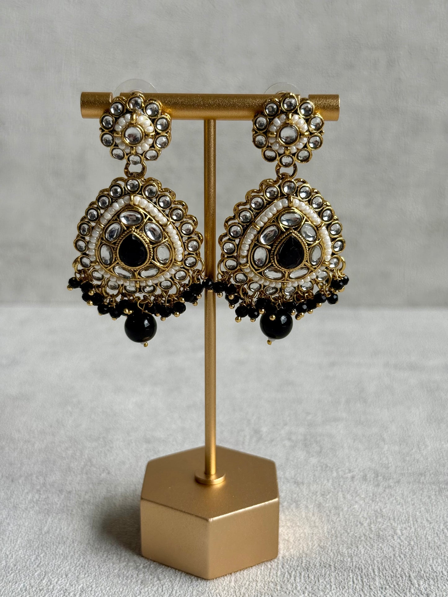 Ayura Designs Tehreem Set with Necklace, Earrings & Tikka – Mirror-Cut Stones, Black Beads & Antique Gold Finish