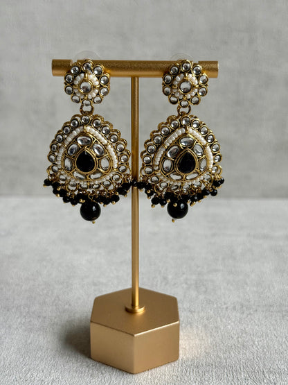 Ayura Designs Tehreem Set with Necklace, Earrings & Tikka – Mirror-Cut Stones, Black Beads & Antique Gold Finish