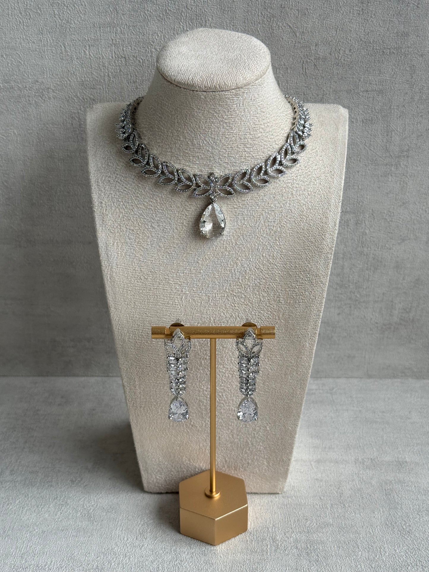 Ayura Designs Anastasia Set – Silver Necklace & Earrings with Teardrop Crystals & Leaf Motif Design
