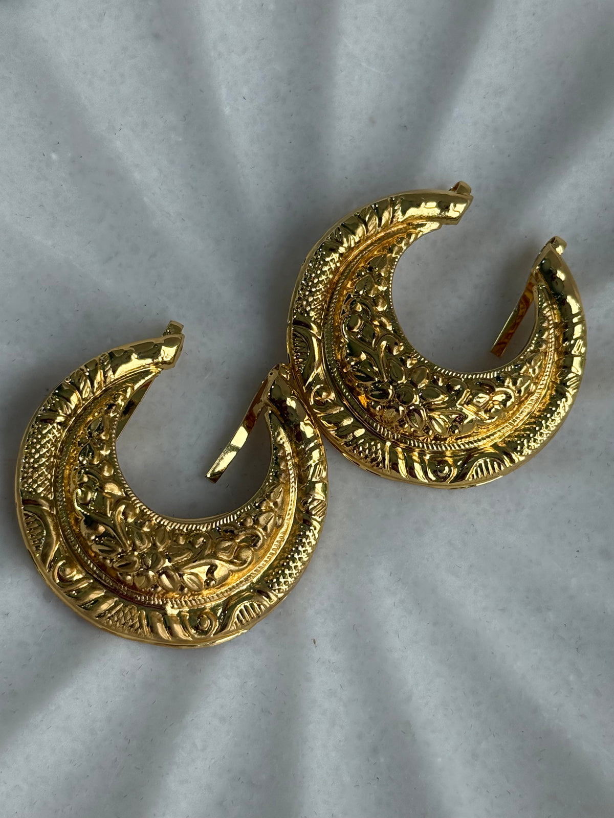 Ayura Designs Reeva Hair Pins – Embossed Crescent Moon Design & Gold Finish