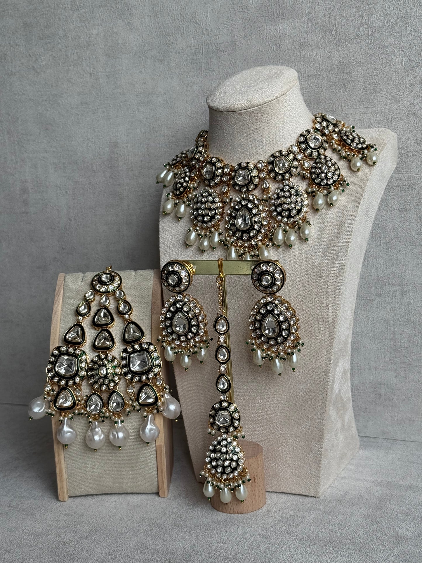 Ayura Designs Ayesha Bridal Set with Necklace, Earrings, Tikka & Passa – Emerald Green Enamel, Mirror-Cut Stones, Pearls & Antique Gold Kundan Detailing