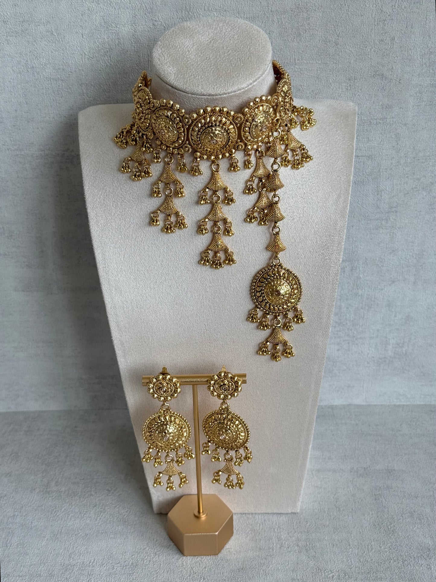 Ayura Designs Farzeena Choker Set with Earrings & Tikka – Traditional Gold Tone Waterfall Jewellery Set with Ghungroo Detailing