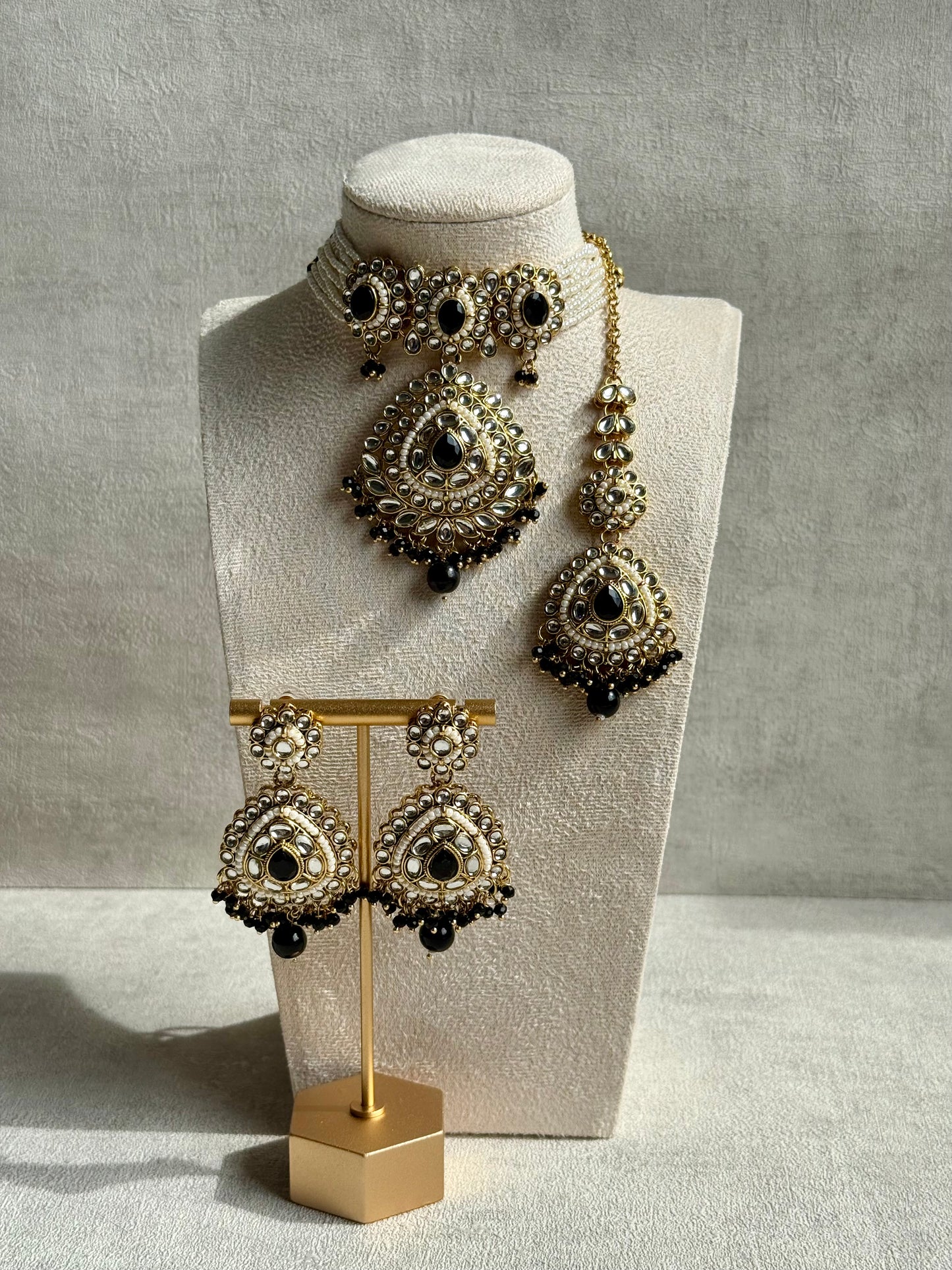 Ayura Designs Tehreem Set with Necklace, Earrings & Tikka – Mirror-Cut Stones, Black Beads & Antique Gold Finish