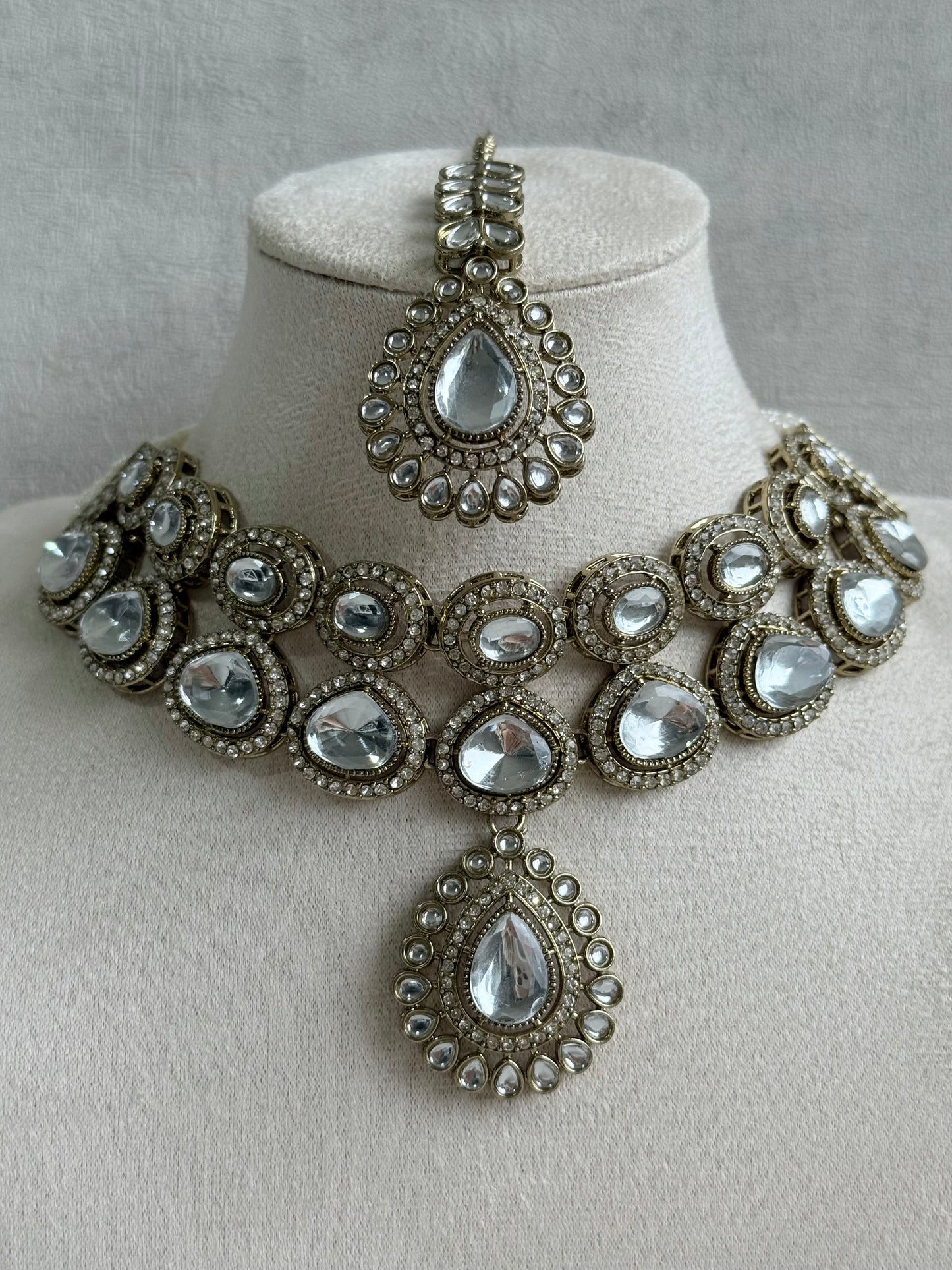 Ayura Designs Tamara Set with Necklace, Earrings & Tikka – All Mirror-Cut Stones with Kundan Detailing in Antique Gold Finish