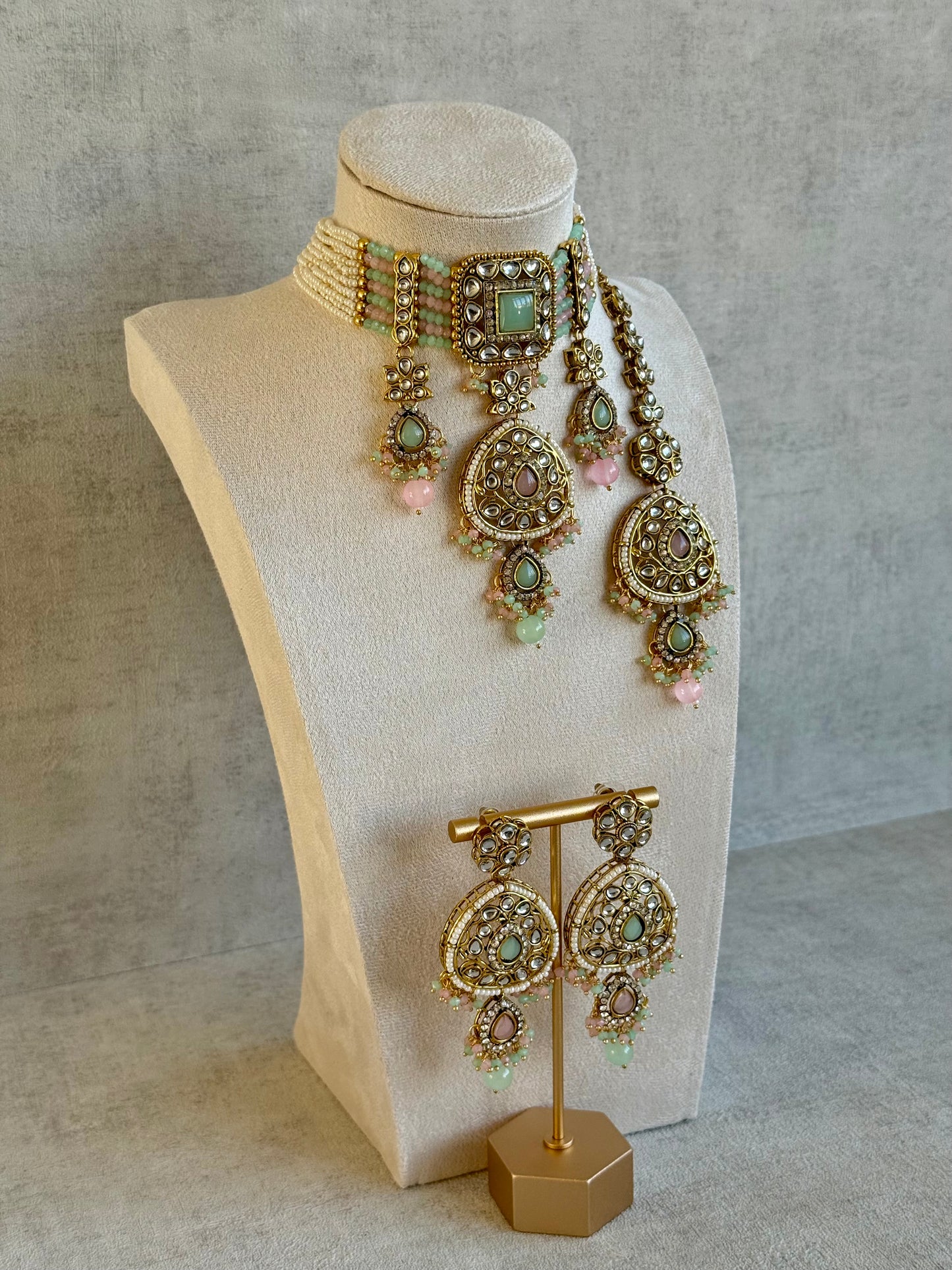 Ayura Designs Zarmeen Choker Set with Earrings & Tikka – Mirror-Cut Stones, Antique Gold Finish and Blush-Mint Beads