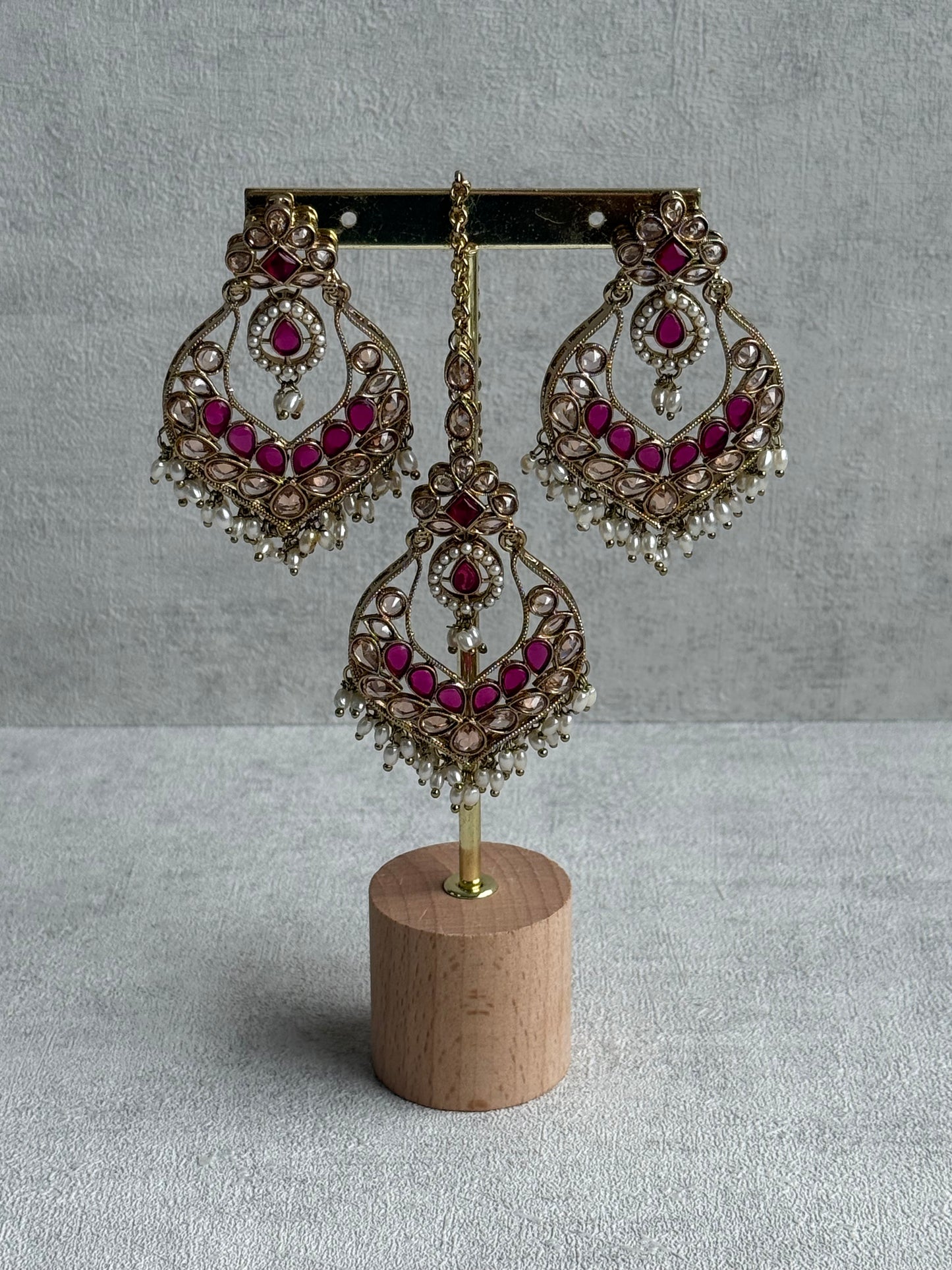 Ayura Designs Damini Tikka Set – Mirror-Cut Kundan Earrings & Tikka with Pink Enamel and Pearl Detailing