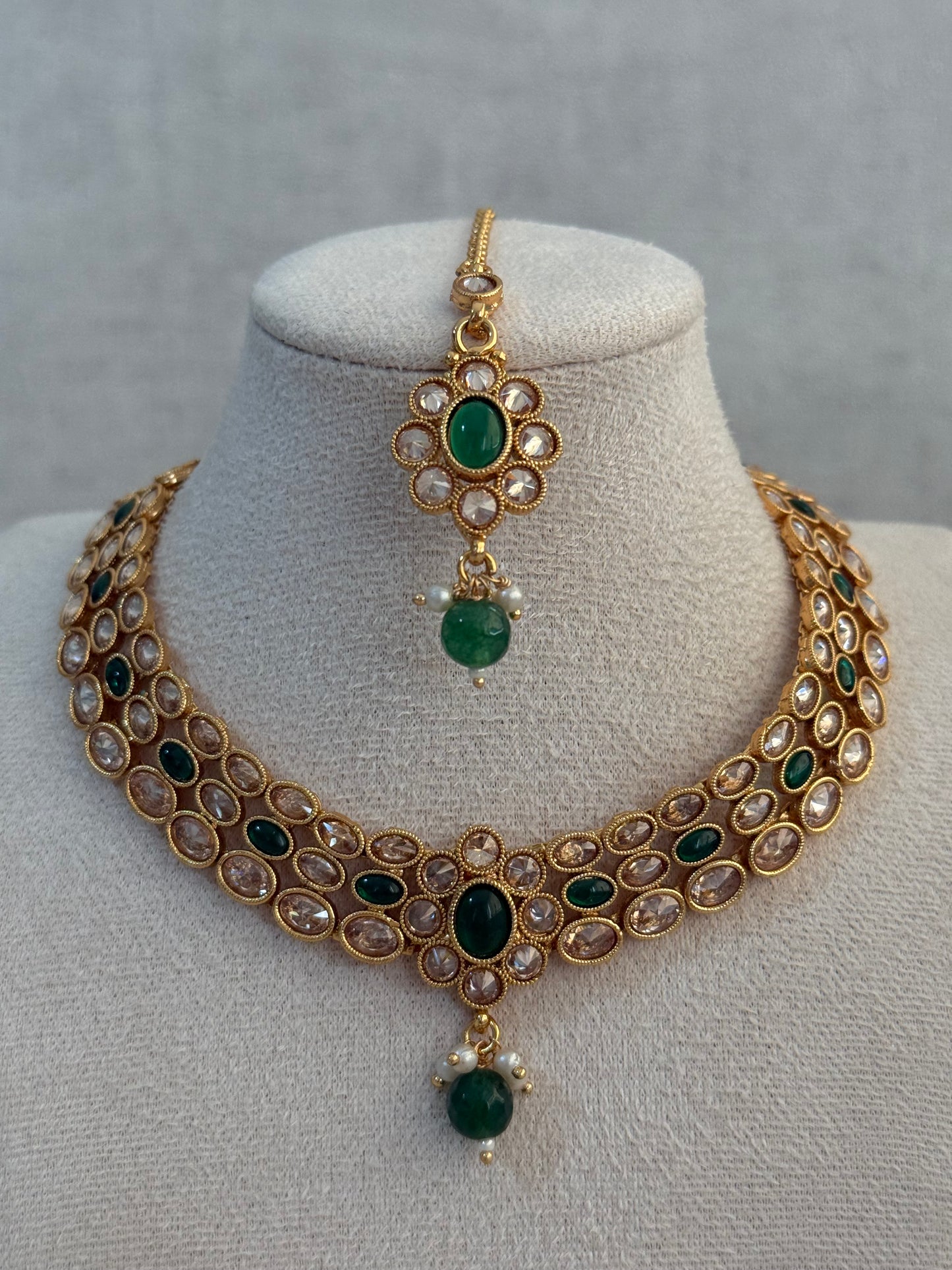 Ayura Designs Biju Set with Necklace, Earrings & Tikka – Emerald Green & Ivory Pearls, Mirror-Cut Stones, Antique Gold Finish