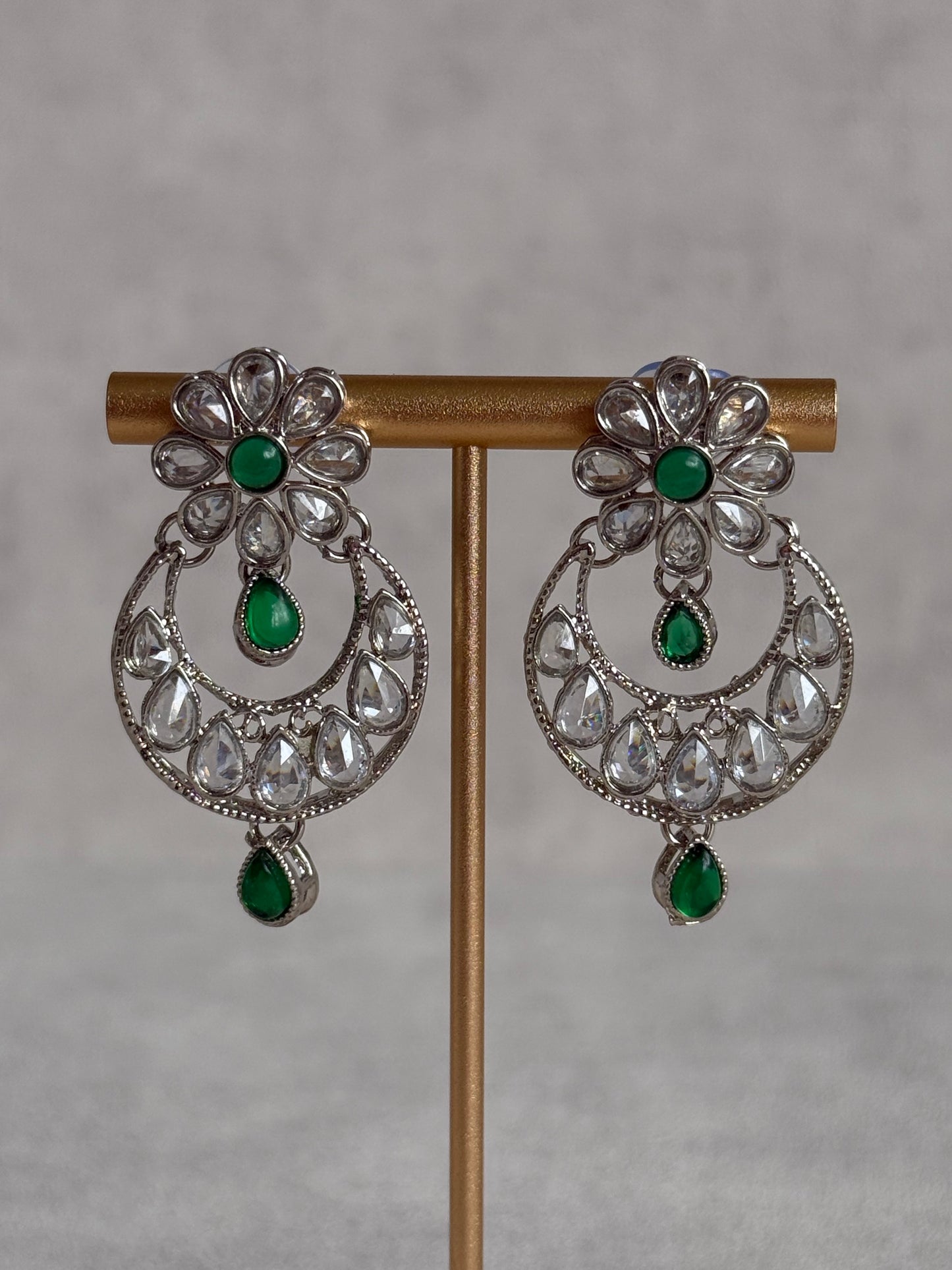 Ayura Designs Qirat Set with Necklace, Earrings & Tikka – Mirror-Cut Stones with Emerald Green Detailing in Silver Finish