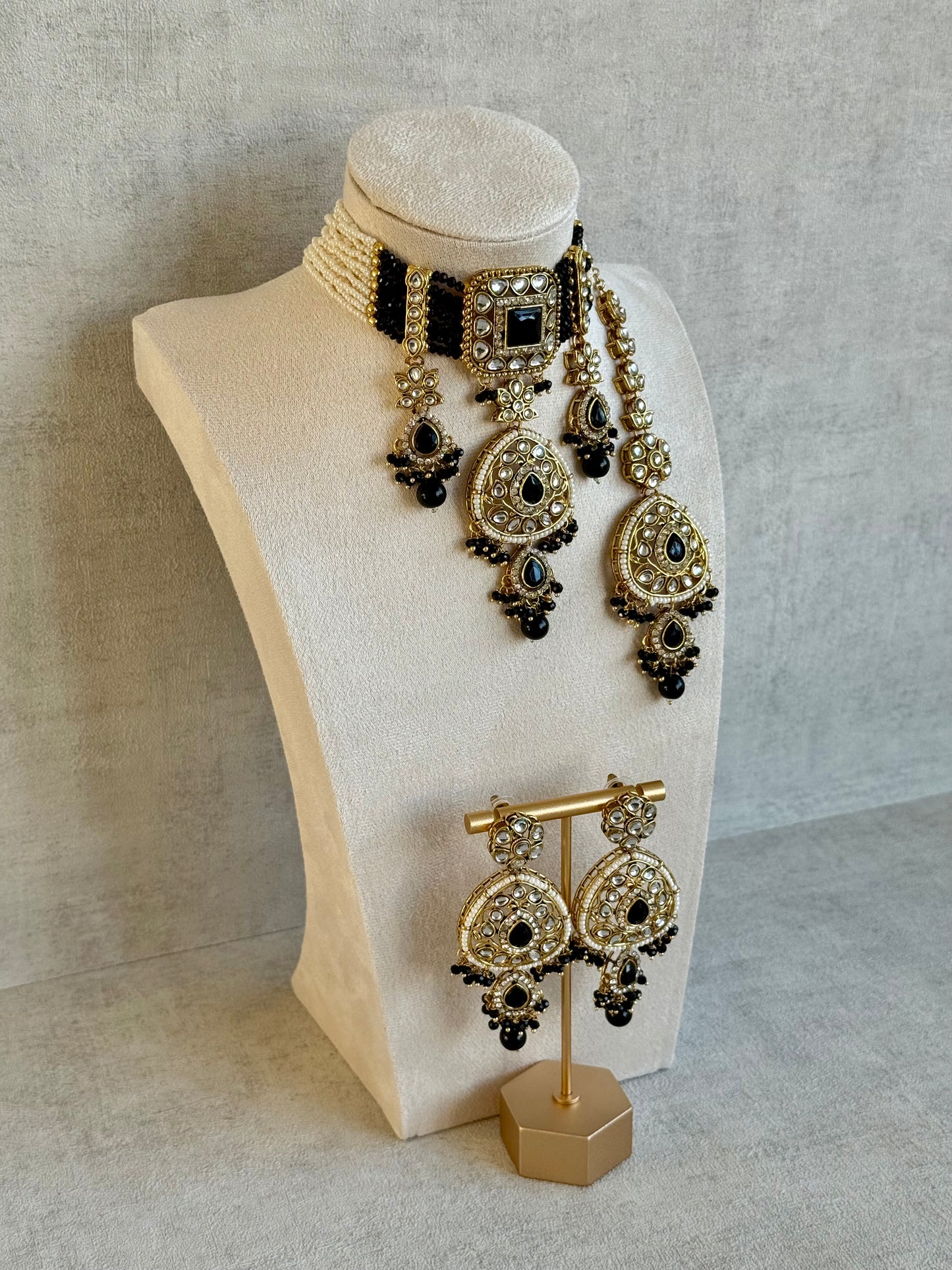 Ayura Designs Zarmeen Choker Set with Earrings & Tikka – Mirror-Cut Stones, Antique Gold Finish and Black Beads