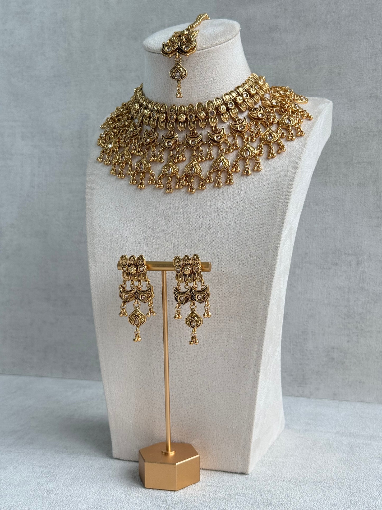Ayura Designs Sifat Bridal Set with Earrings & Tikka – Antique Gold Kundan Waterfall Design with Paisley & Ghungroo Drops