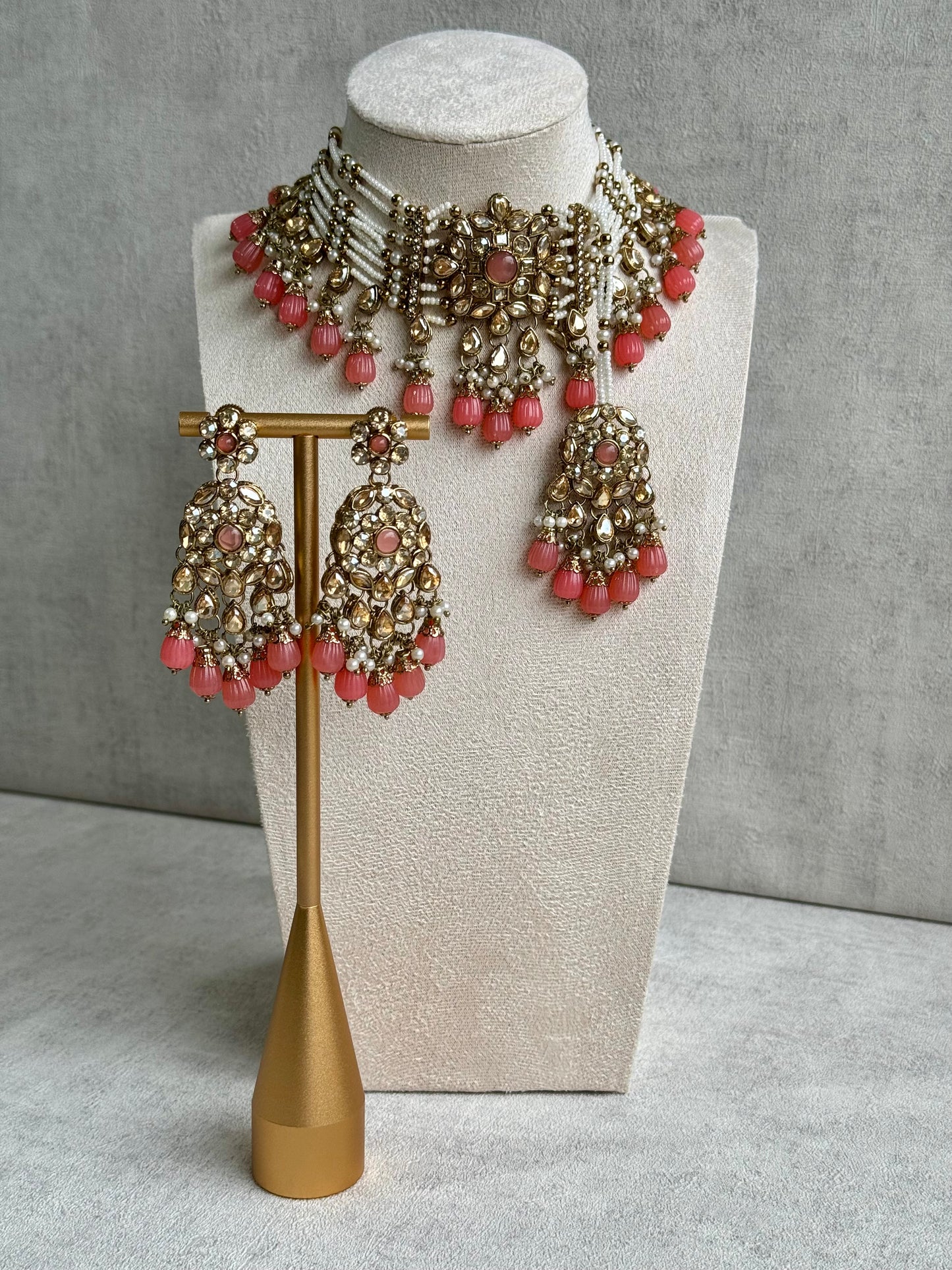 Ayura Designs Rubiya Set in Gold & Peach – Regal Radiance Adorned with Pearls & Kundan Elegance