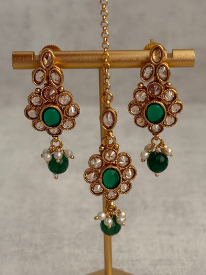 Ayura Designs Biju Set with Necklace, Earrings & Tikka – Emerald Green & Ivory Pearls, Mirror-Cut Stones, Antique Gold Finish