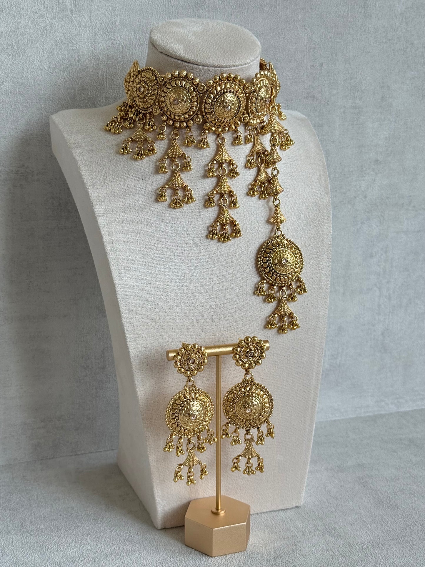 Ayura Designs Farzeena Choker Set with Earrings & Tikka – Traditional Gold Tone Waterfall Jewellery Set with Ghungroo Detailing