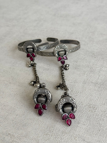 Ayura Designs Ishaana Haathphool Set of 2 – Oxidised Silver Hand Harness with Ruby Pink Stones & Ghungroo Detailing