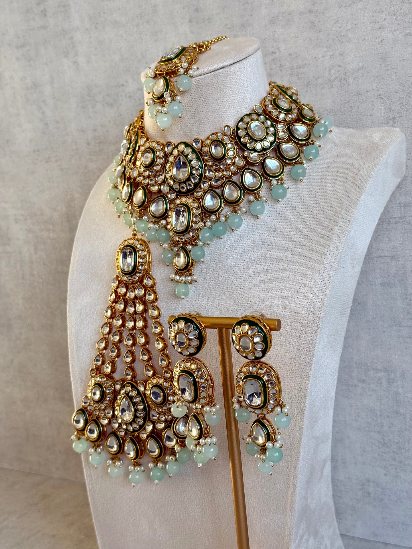 Ayura Designs Jashan Set with Necklace, Earrings, Tikka & Passa – Kundan Detailing, Pearl Drops & Soft Mint Green Beads