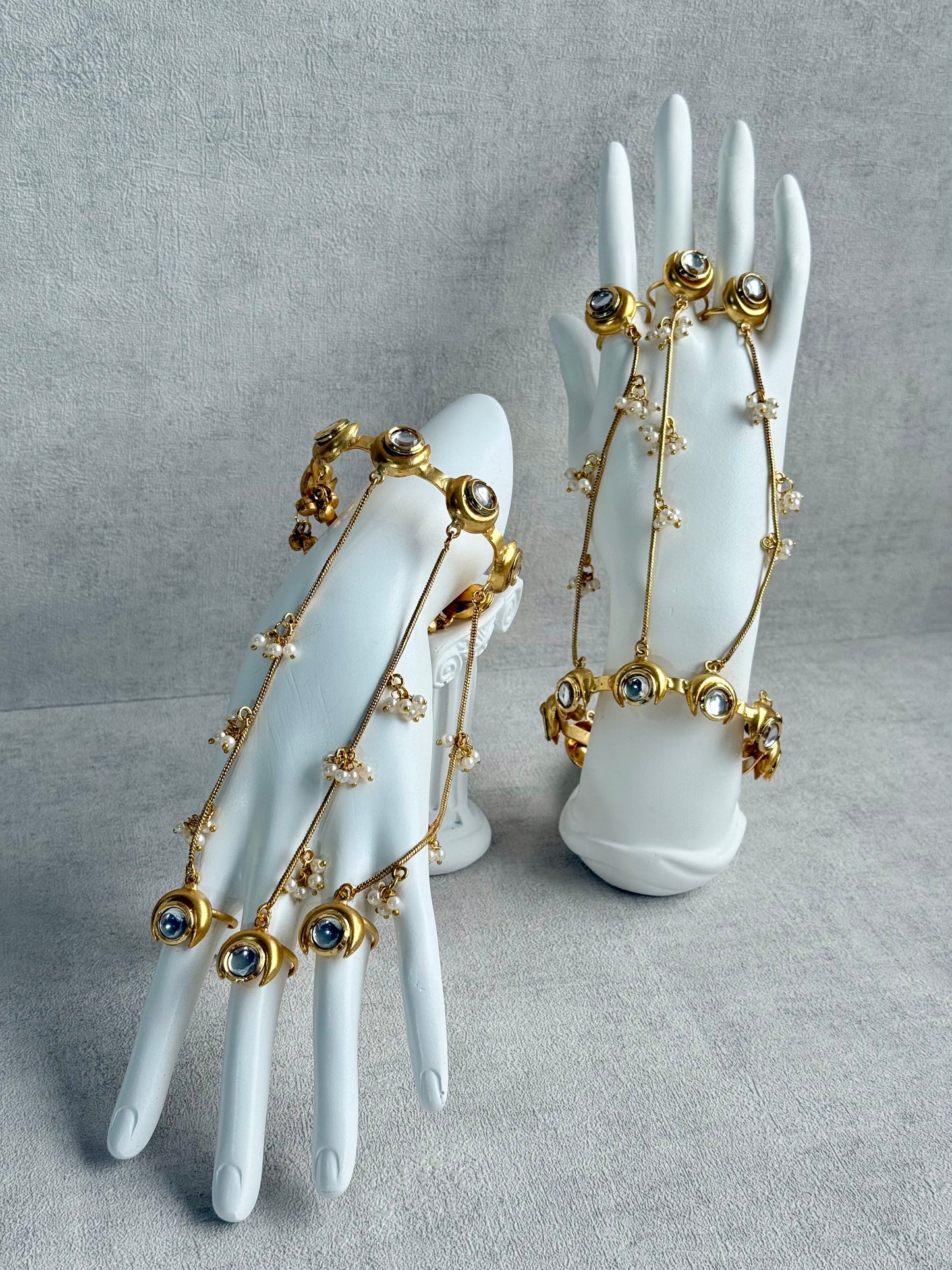 Ayura Designs Chand Haathphool – Antique Gold Hand Harness with Kundan-Style Mirror-Cut Stones & Pearl Detailing