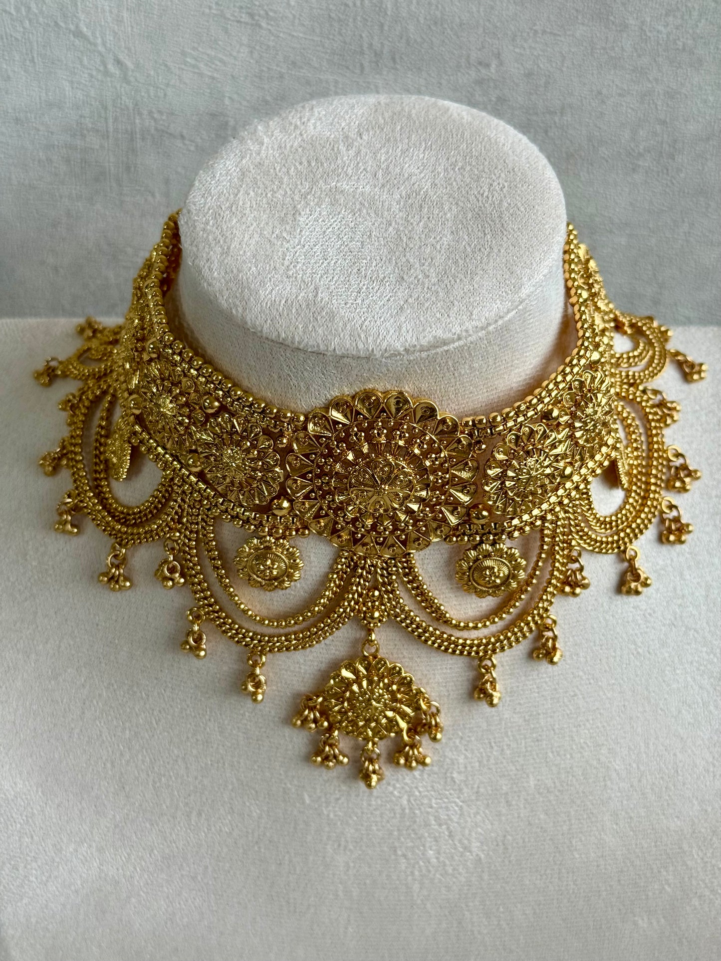 Ayura Designs Sahiban Set – Antique Gold Choker, Earrings & Tikka with Textured Filigree Motifs