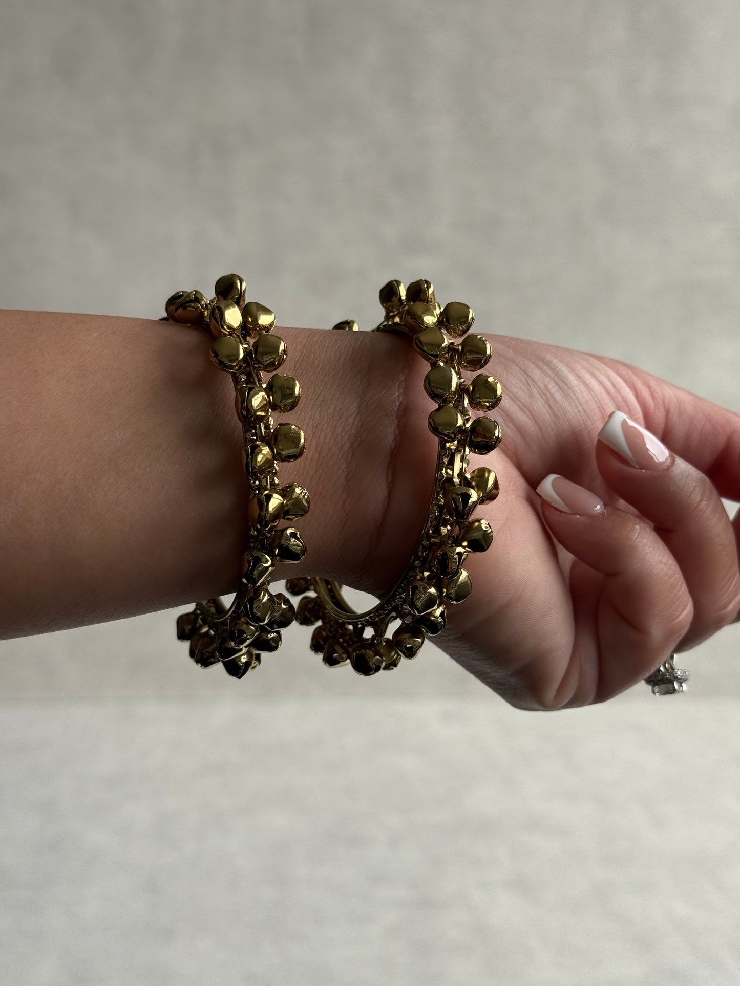 Ayura Designs Sheen Chudiya/Bangles – Set of 4 Gold Bangles with Ghungroo Detailing