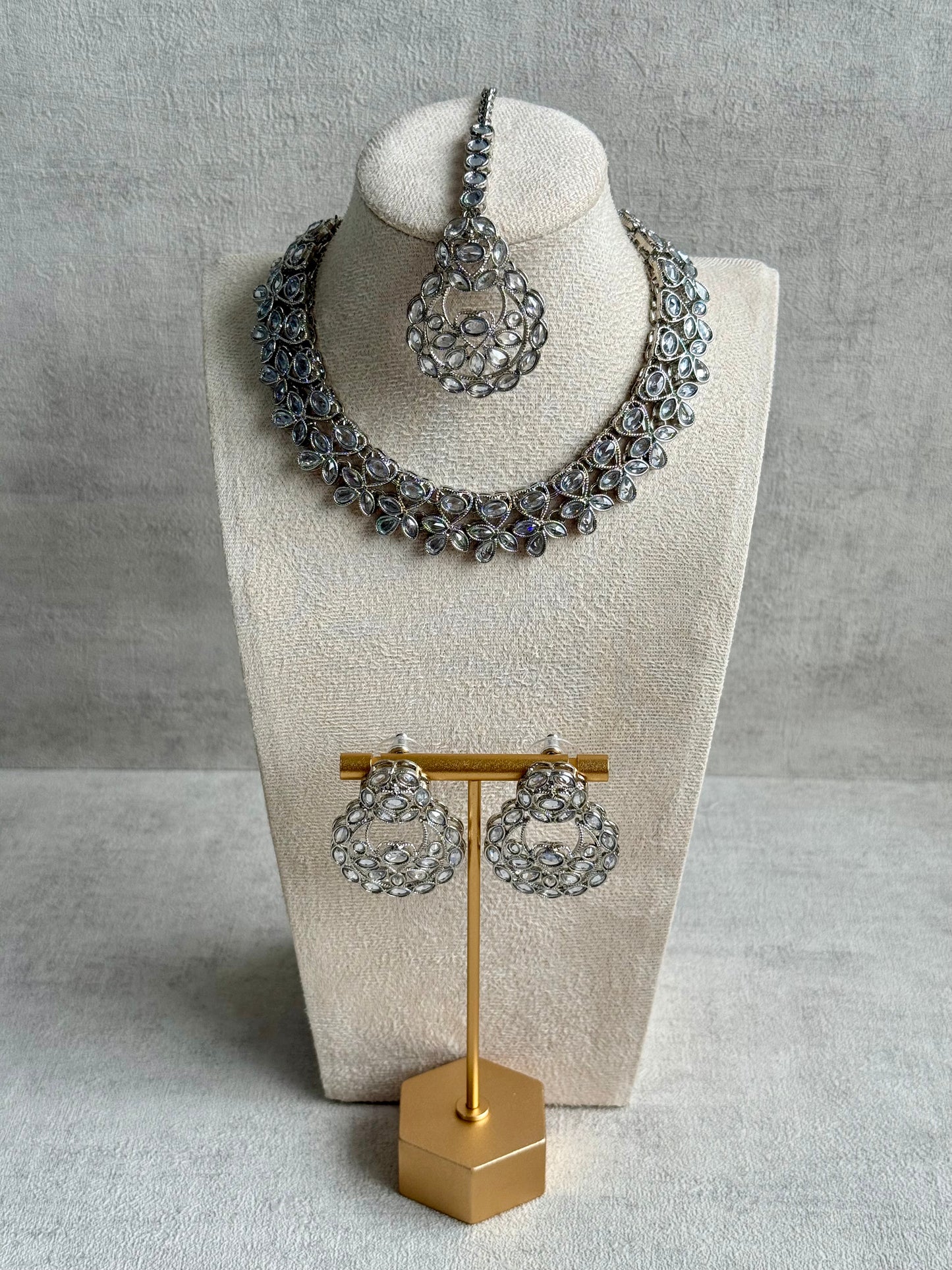 Ayura Designs Urwa Set – Necklace, Earrings & Tikka with Mirror-Cut Stones in Antique Silver Finish