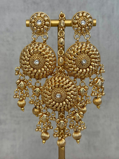 Ayura Designs Hoor Tikka & Earrings – Opulent Gold Adornment with Beads