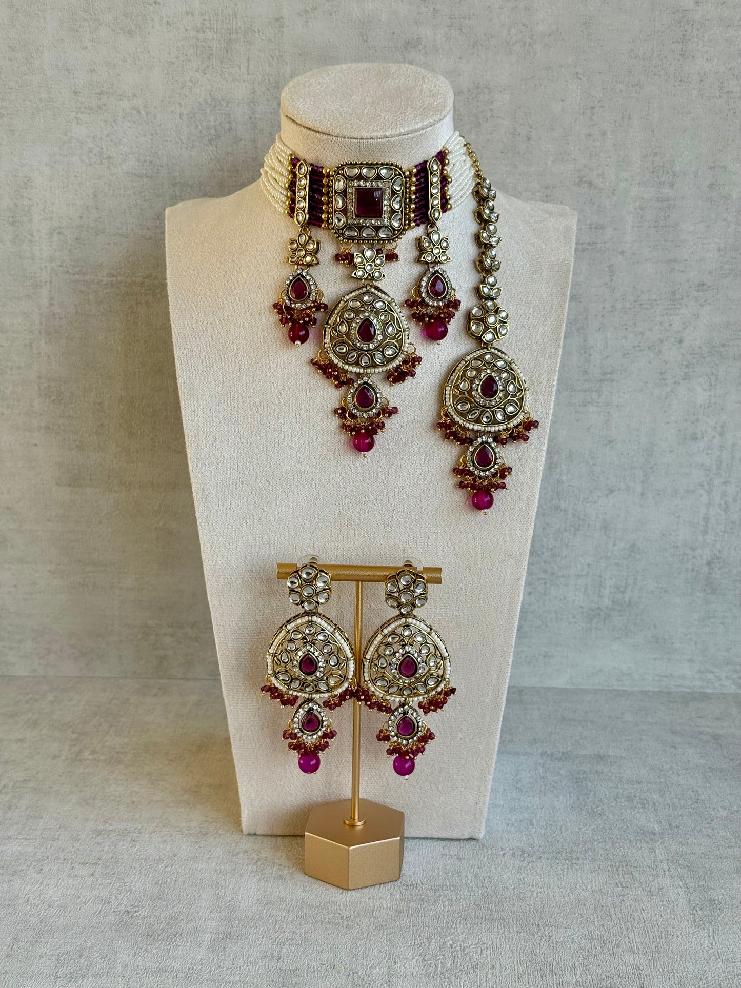 Ayura Designs Zarmeen Choker Set with Earrings & Tikka – Mirror-Cut Stones, Antique Gold Finish and Magenta Beads