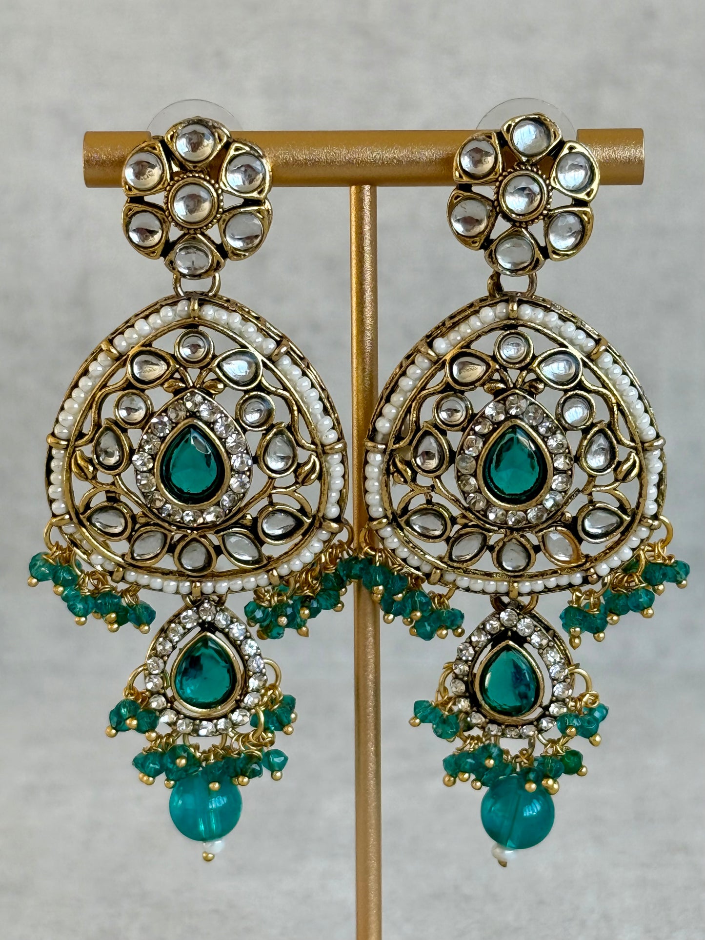 Ayura Designs Zarmeen Choker Set with Earrings & Tikka – Mirror-Cut Stones, Antique Gold Finish and Teal Green Beads