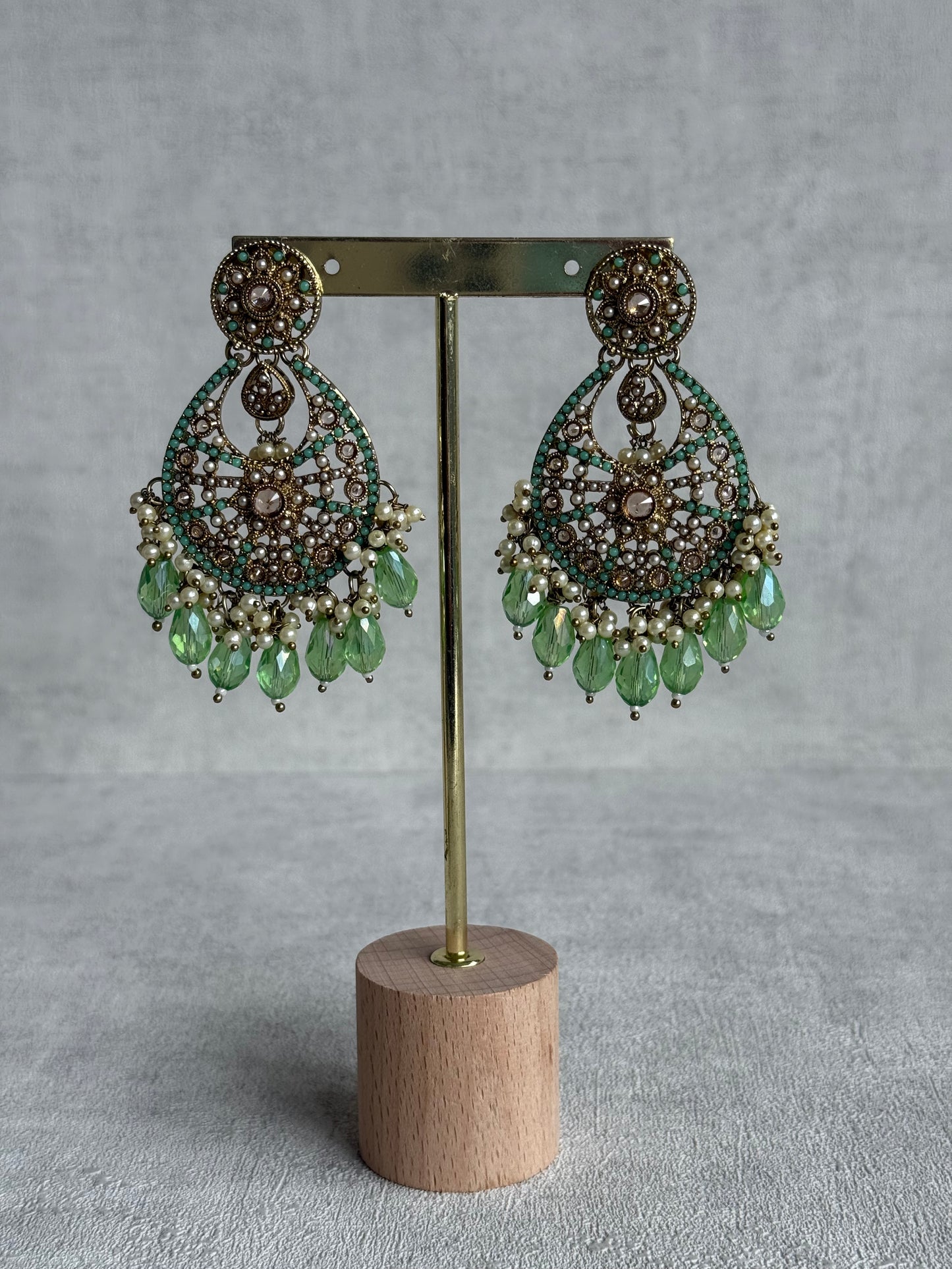Ayura Designs Gaya Tikka Set with Earrings, Tikka & Sahara – Antique Gold with Pistachio Green Beads, Pearls & Mirror-Cut Stones