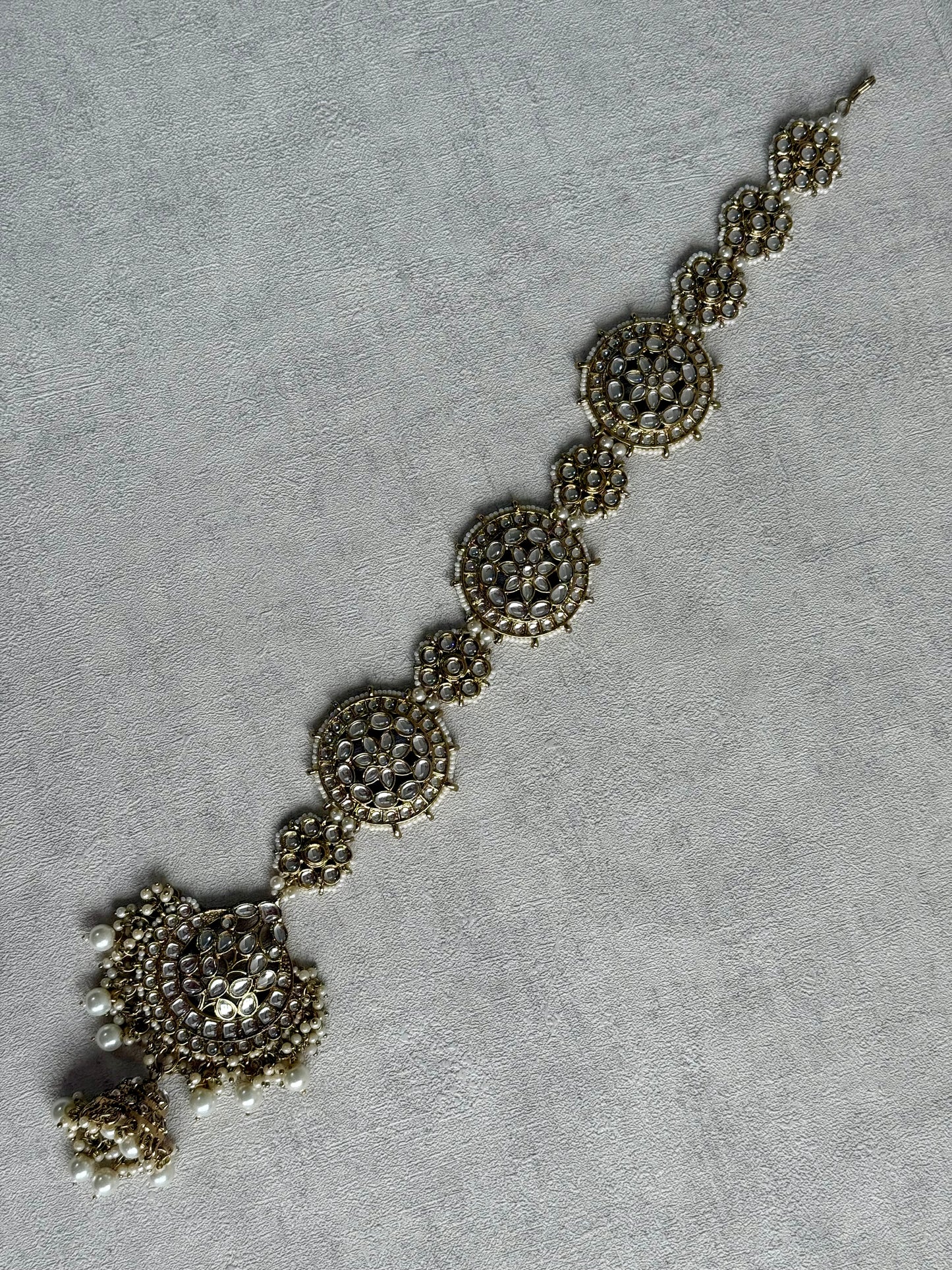 Ayura Designs Laraib Parandi – Mirror-Cut Kundan with Pearl Drops in Antique Gold Finish