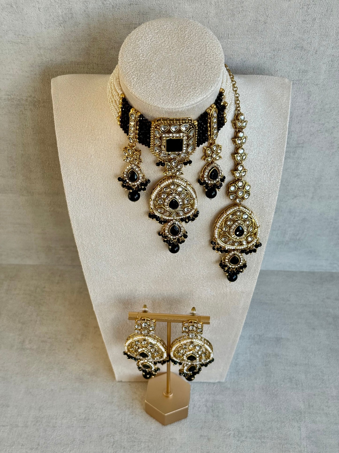 Ayura Designs Zarmeen Choker Set with Earrings & Tikka – Mirror-Cut Stones, Antique Gold Finish and Black Beads