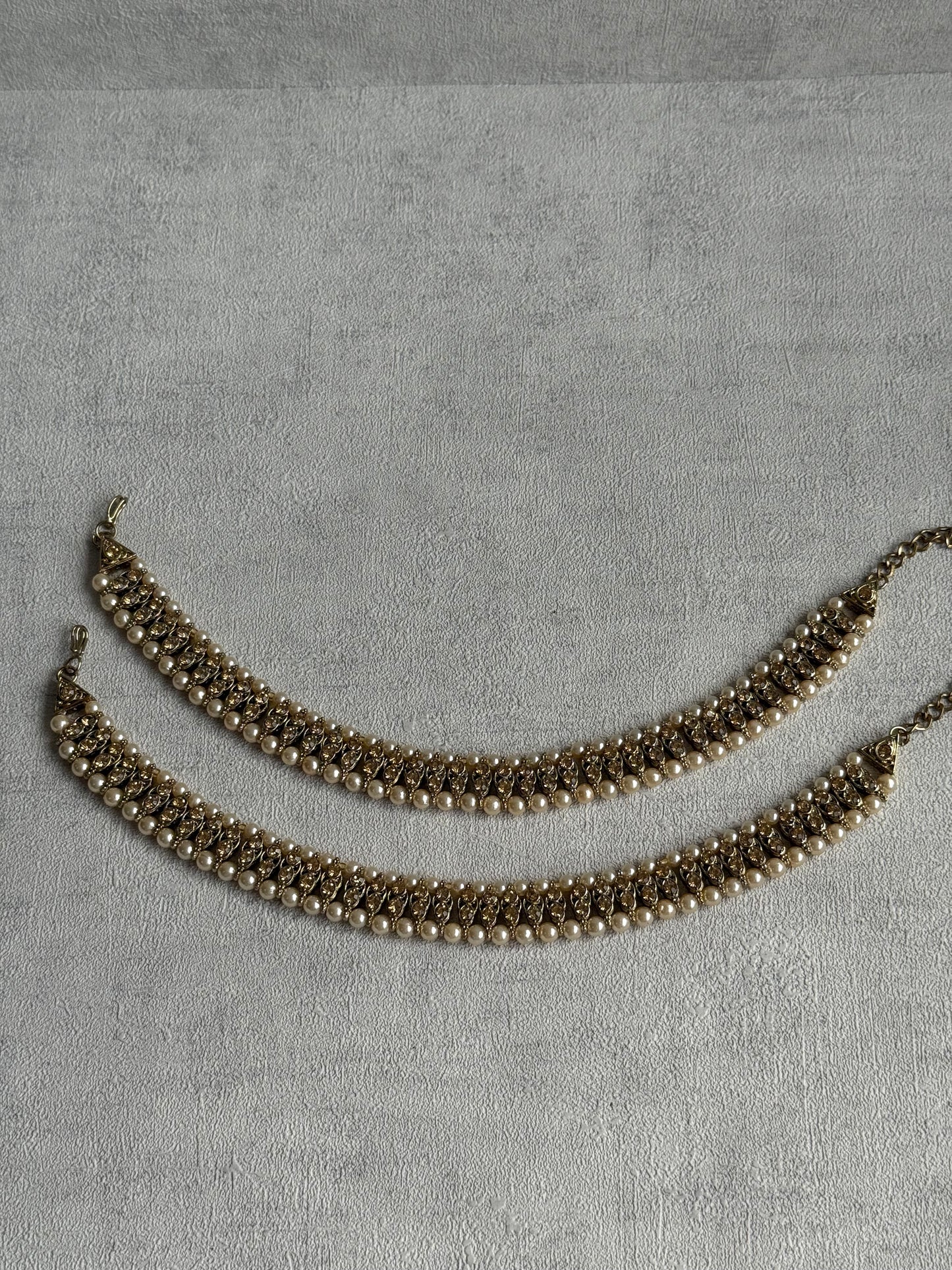 Ayura Designs Chandni Payals – Kundan Anklets with Ivory Pearls & Antique Gold Finish