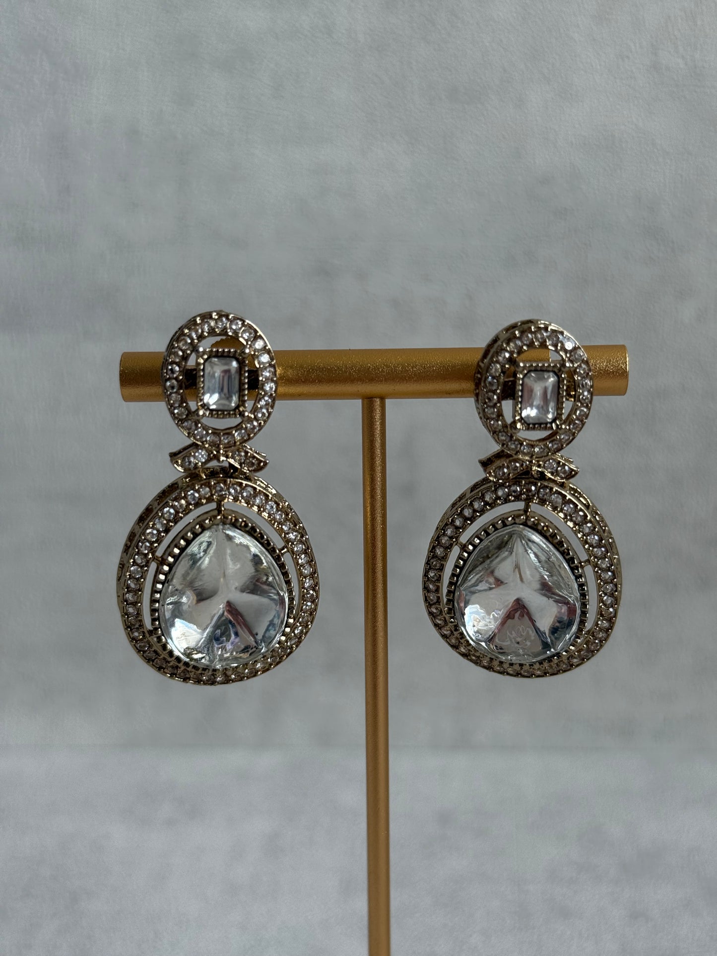 Ayura Designs Aurora Set with Earrings & Tikka – Silver Mirror-Cut Stones & Antique Gold Finish