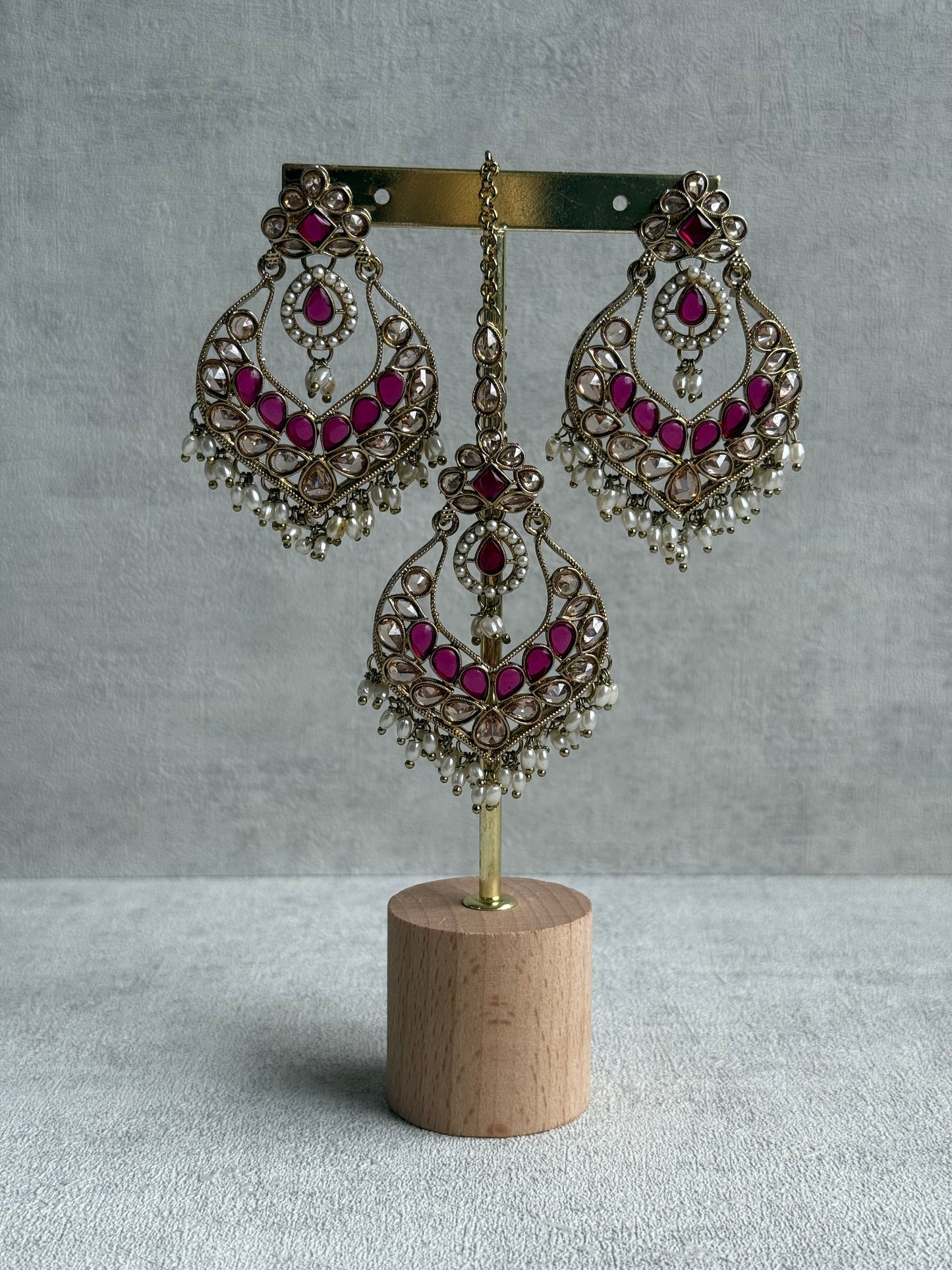 Ayura Designs Damini Tikka Set – Mirror-Cut Kundan Earrings & Tikka with Pink Enamel and Pearl Detailing