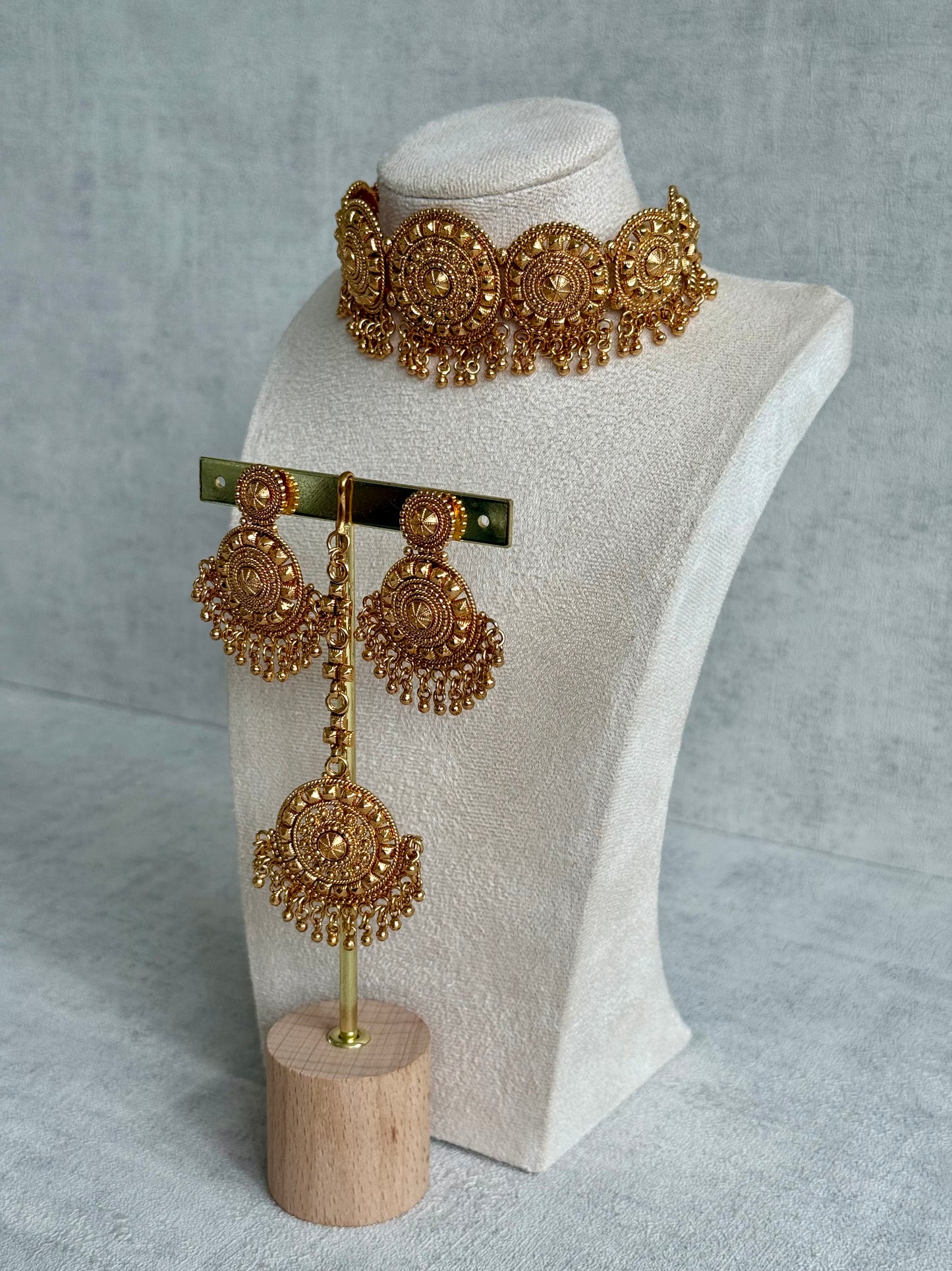 Ayura Designs Nawab Set – Antique Gold Choker, Jhumkis & Tikka with Filigree Medallions