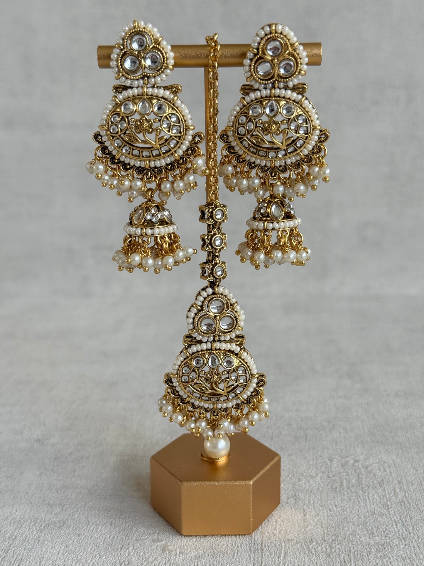 Ayura Designs Krisha Tikka Set with Earrings – Kundan Floral Design & Pearl Jhumkis