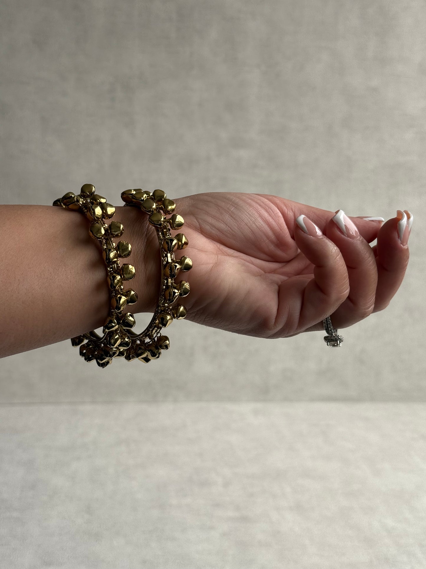 Ayura Designs Sheen Chudiya/Bangles – Set of 4 Gold Bangles with Ghungroo Detailing