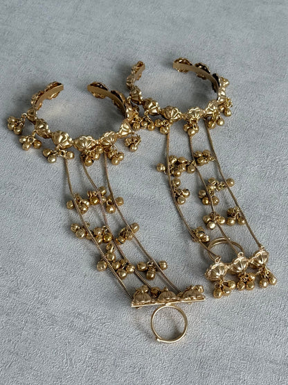 Ayura Designs Hejal Haathphool Set of 2 – Three Finger Style Hand Harness with Ghungroo Detailing & Gold Finish