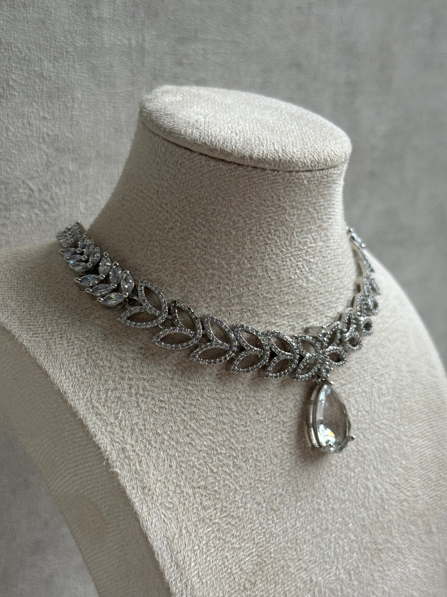 Ayura Designs Anastasia Set – Silver Necklace & Earrings with Teardrop Crystals & Leaf Motif Design