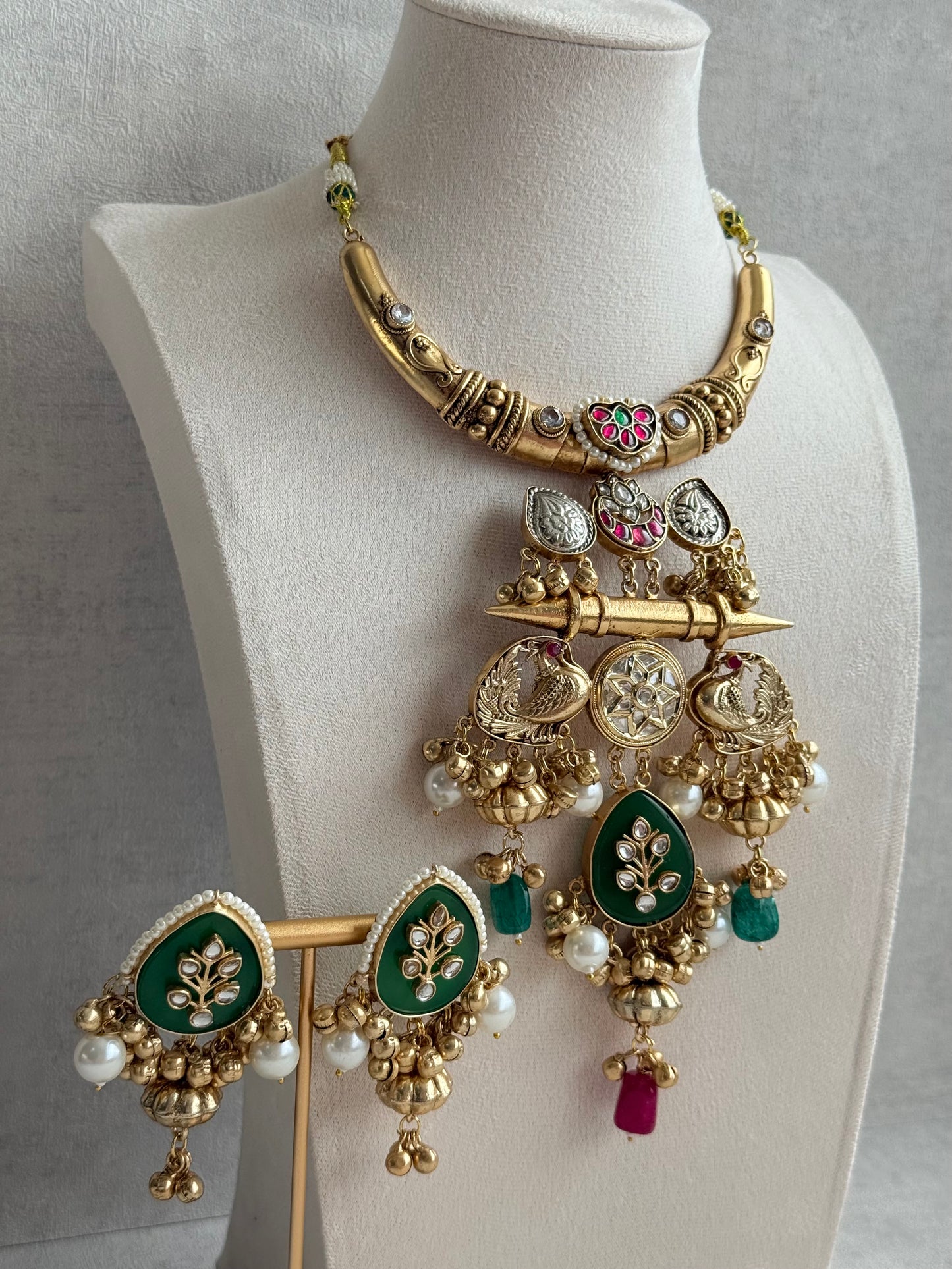 Ayura Designs Zaqsh Collar Necklace Set with Earrings – Antique Gold Peacock Pendant with Emerald Green Stones & Pearl Detailing