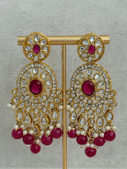 Ayura Designs Zara Set with Necklace, Earrings, Tikka & Passa – Antique Gold with Kundan Detailing & Rani Pink Beads