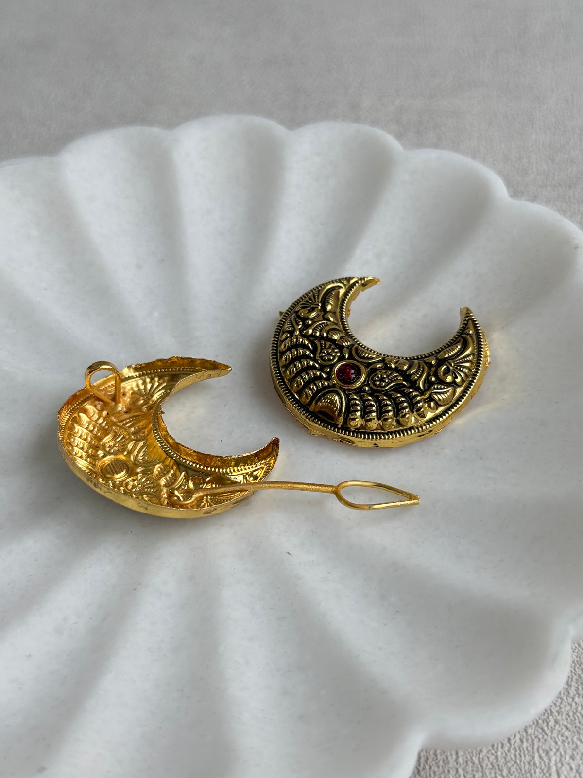 Ayura Designs Jivani Hair Pins – Ornate Crescent Moon Design with Ruby  Stones & Antique Gold Finish