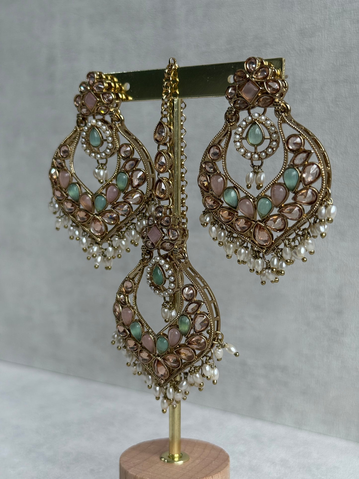 Ayura Designs Damini Tikka Set – Mirror-Cut Kundan Earrings & Tikka with Mint & Blush Enamel and Pearl Detailing
