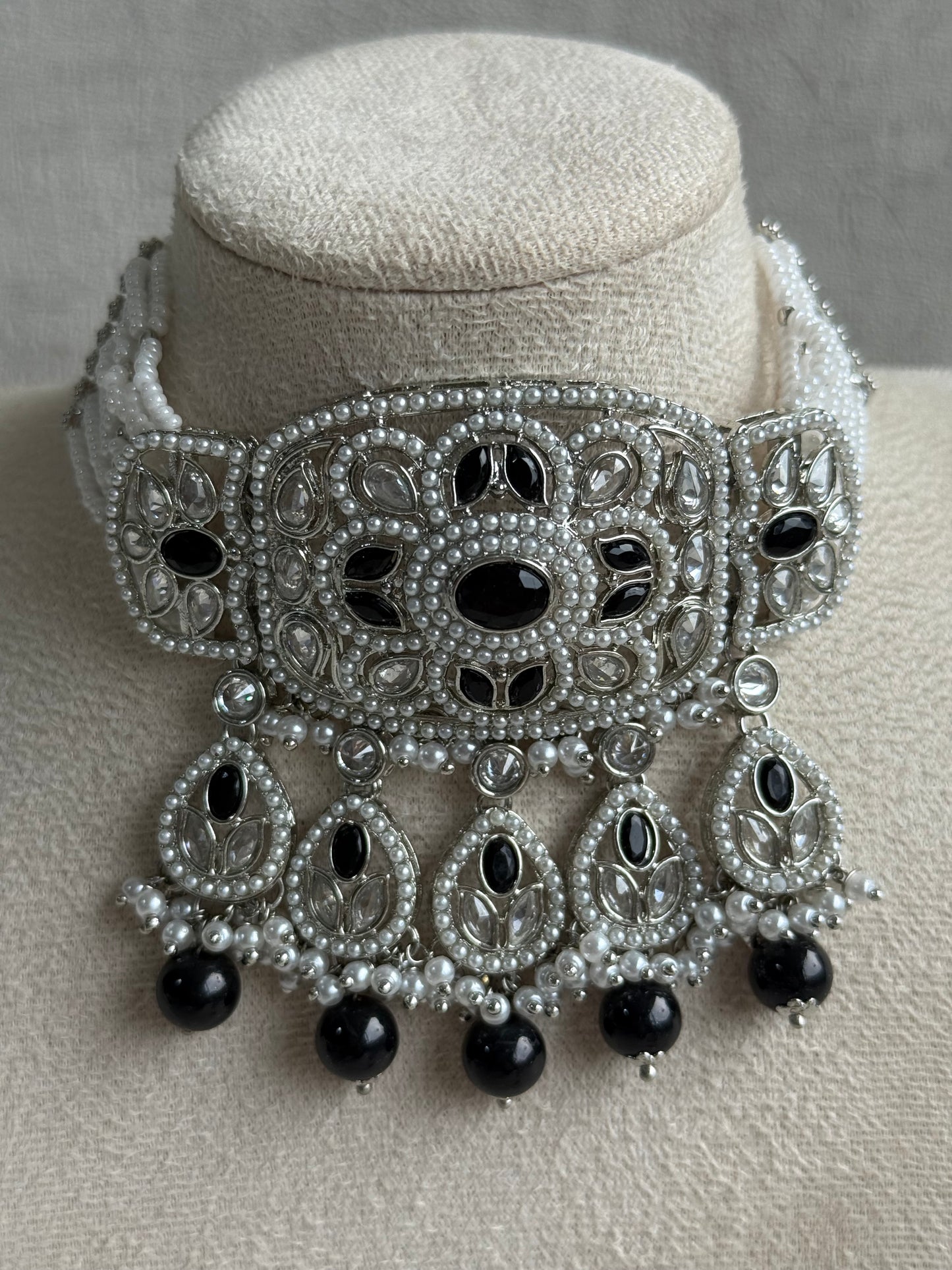 Ayura Designs Zarlish Set – Choker, Earrings & Tikka with Mirror-Cut Stones, Black & White Beads & Silver Finish