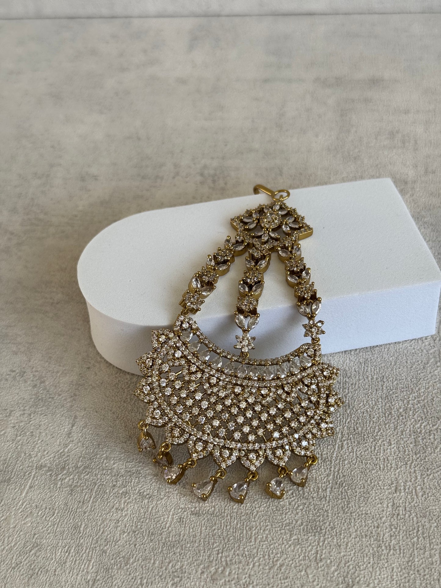 Ayura Designs Aya Jhoomar Passa – Mirror-Cut Stones with Antique Gold Detailing & Floral Motifs