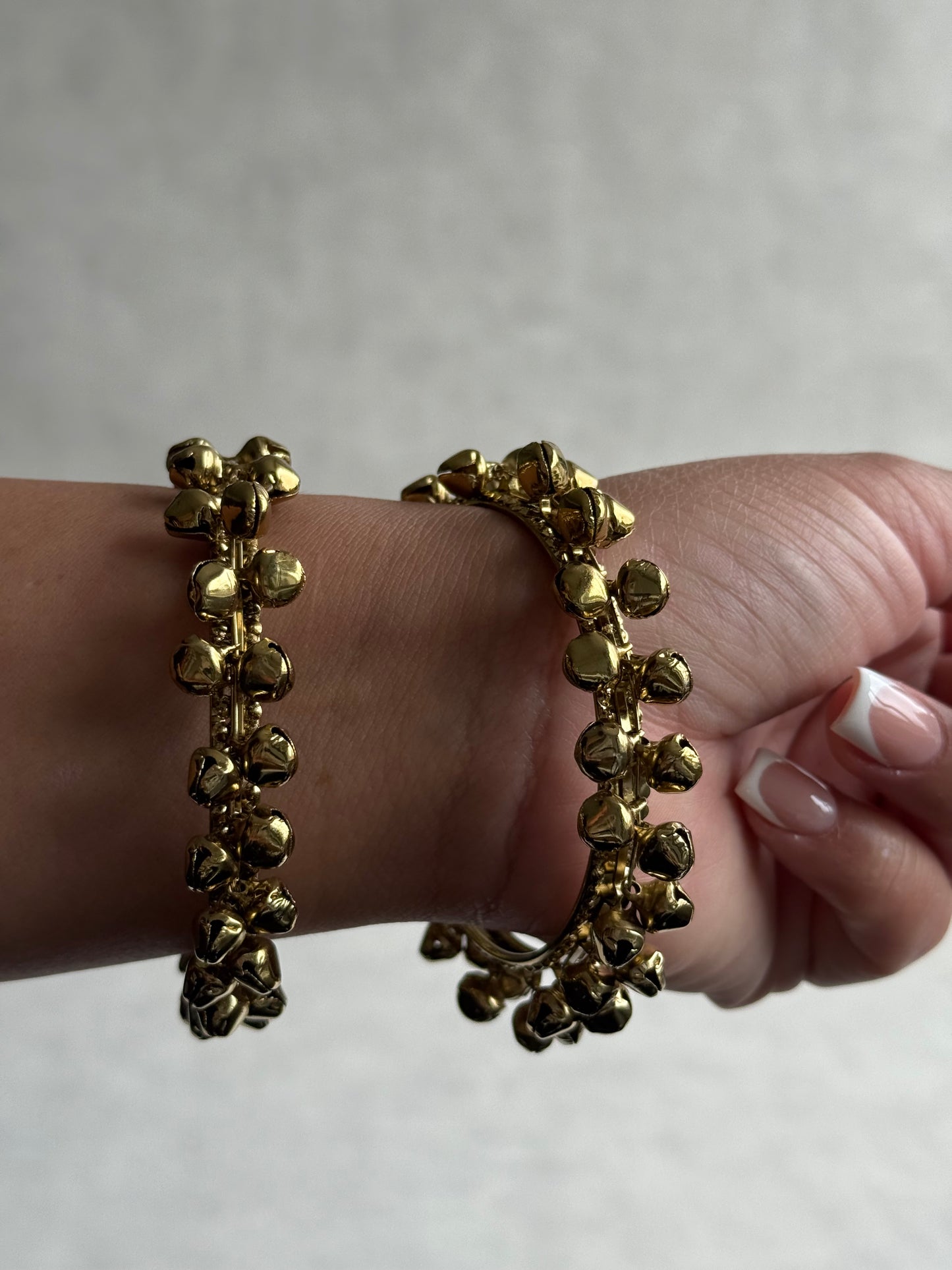 Ayura Designs Sheen Chudiya/Bangles – Set of 4 Gold Bangles with Ghungroo Detailing