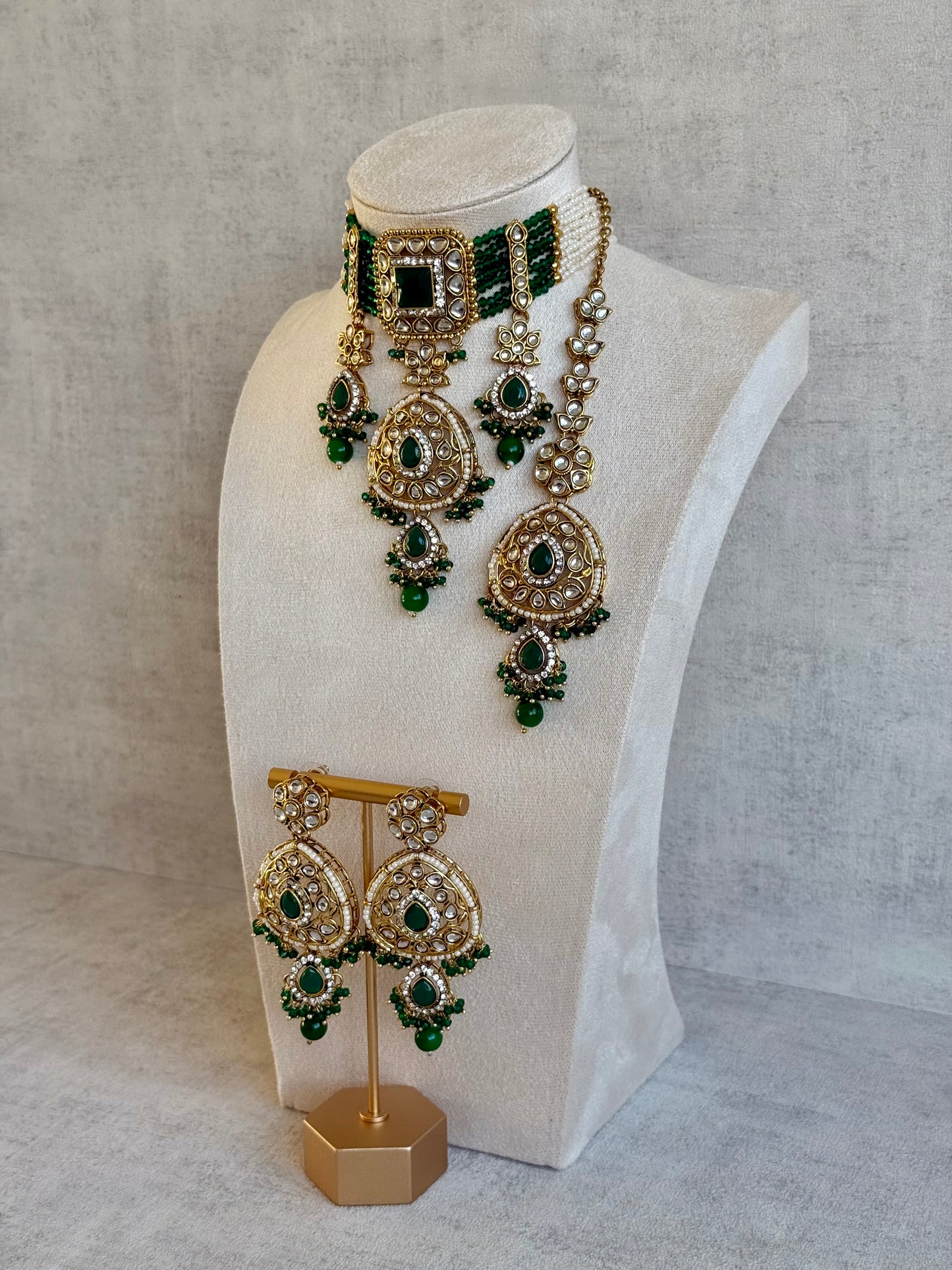 Ayura Designs Zarmeen Choker Set with Earrings & Tikka – Mirror-Cut Stones, Antique Gold Finish and Emerald Green Beads