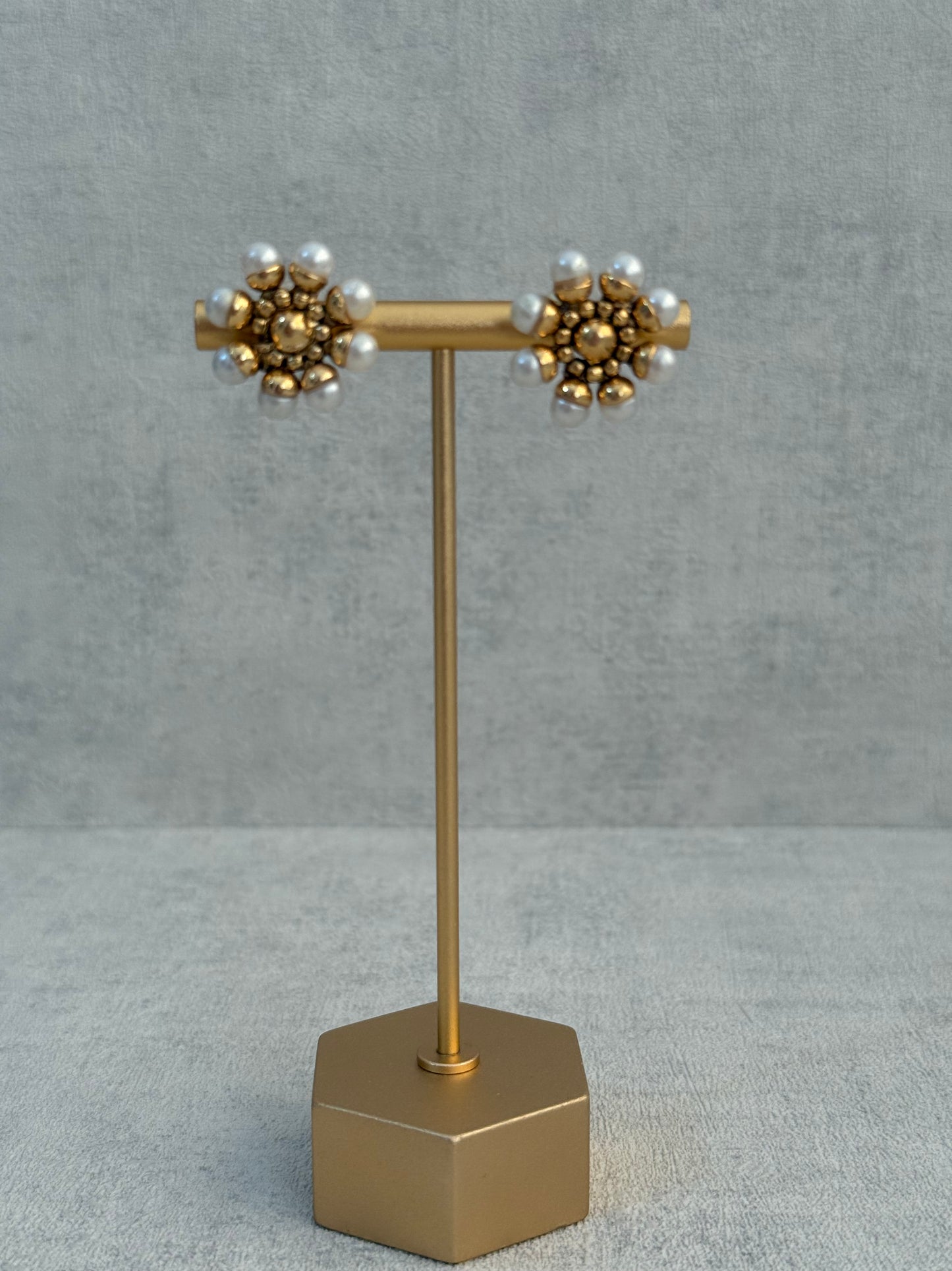 Ayura Designs Devyani Set with Stud Earrings – Antique Gold Layers with Pearl Edging