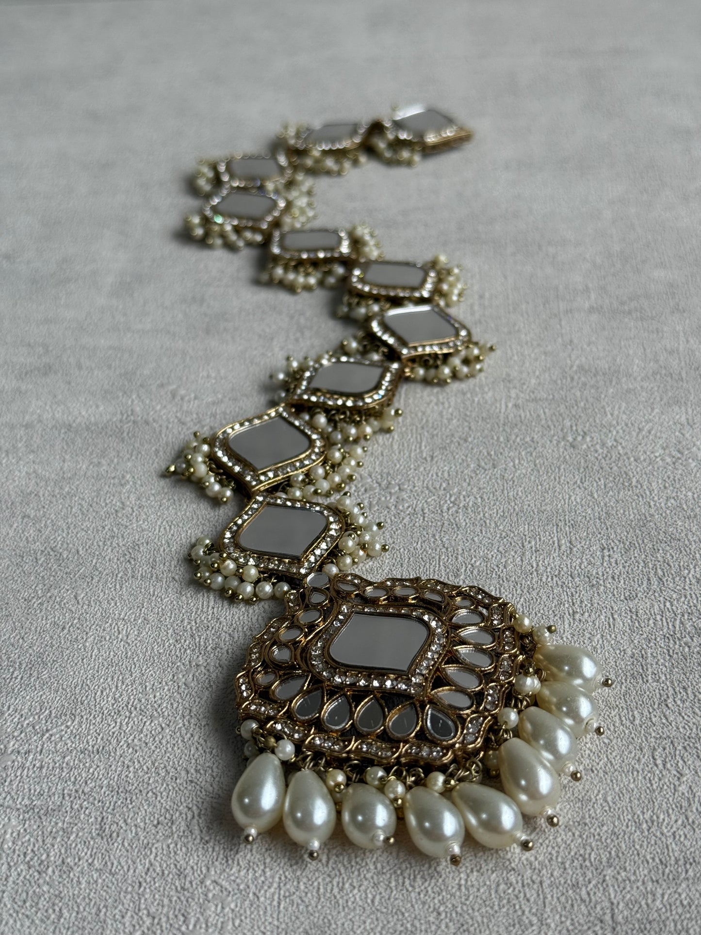 Ayura Designs Sheesh Parandi – Mirror-Cut Panels with Pearl Clusters & Antique Gold Finish