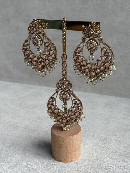 Ayura Designs Damini Tikka Set – Mirror-Cut Champagne Kundan Earrings & Tikka with Pearl Detailing