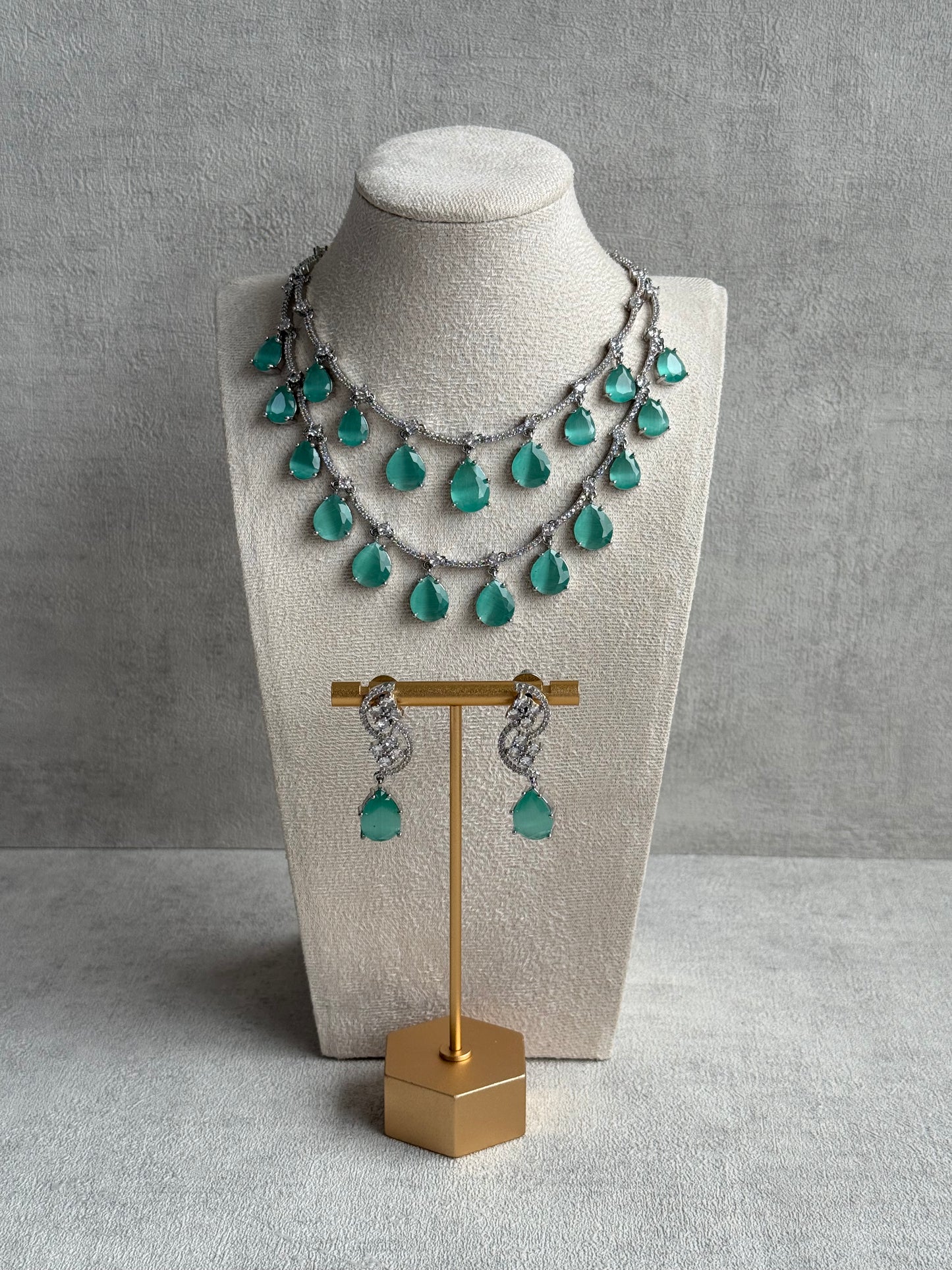 Ayura Designs Nida Set with Necklace & Earrings – Mint Green Stones, Diamond-Cut Accents & Silver Finish